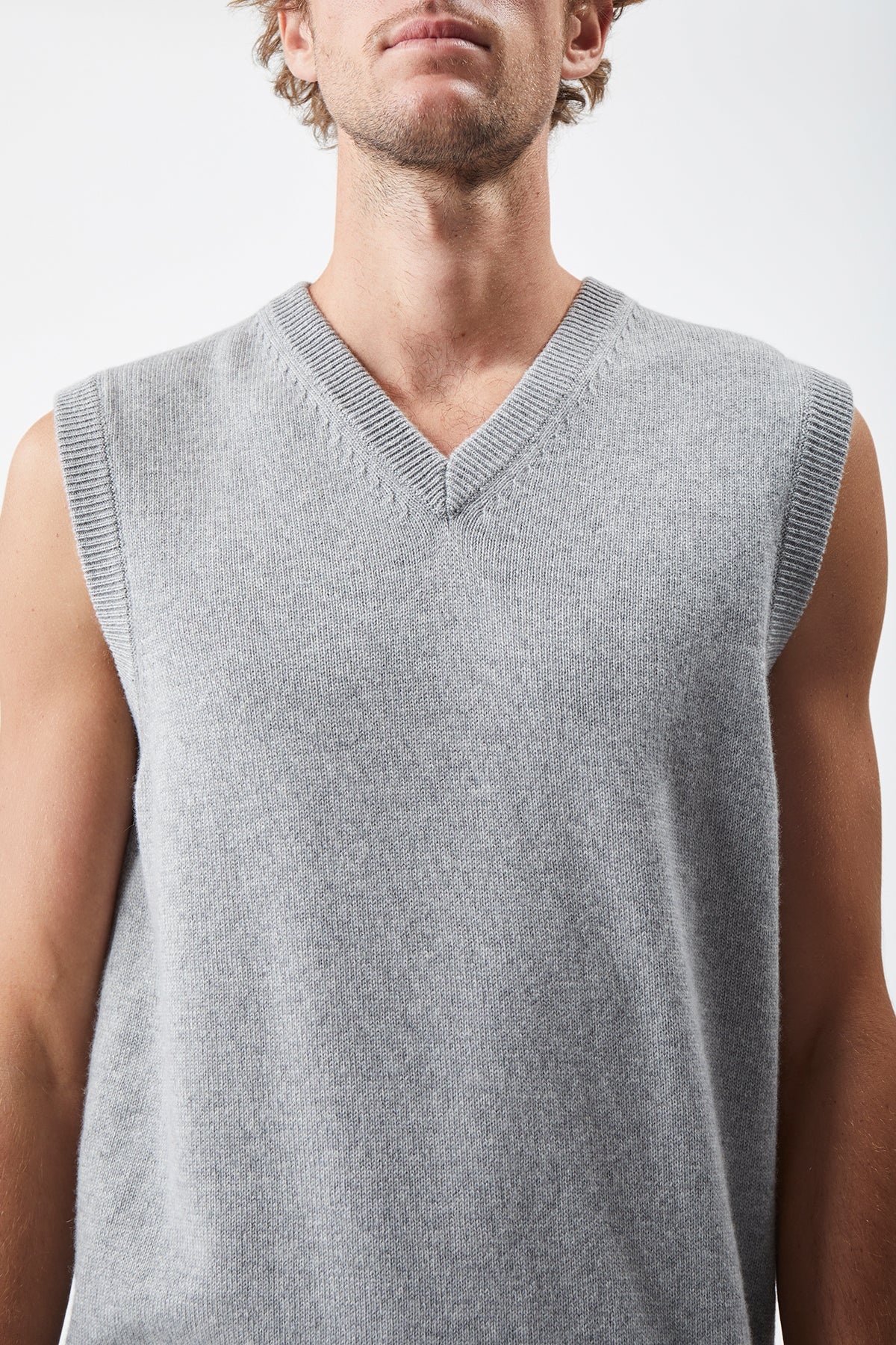 Fielding Knit Vest in Heather Grey Cashmere - 5