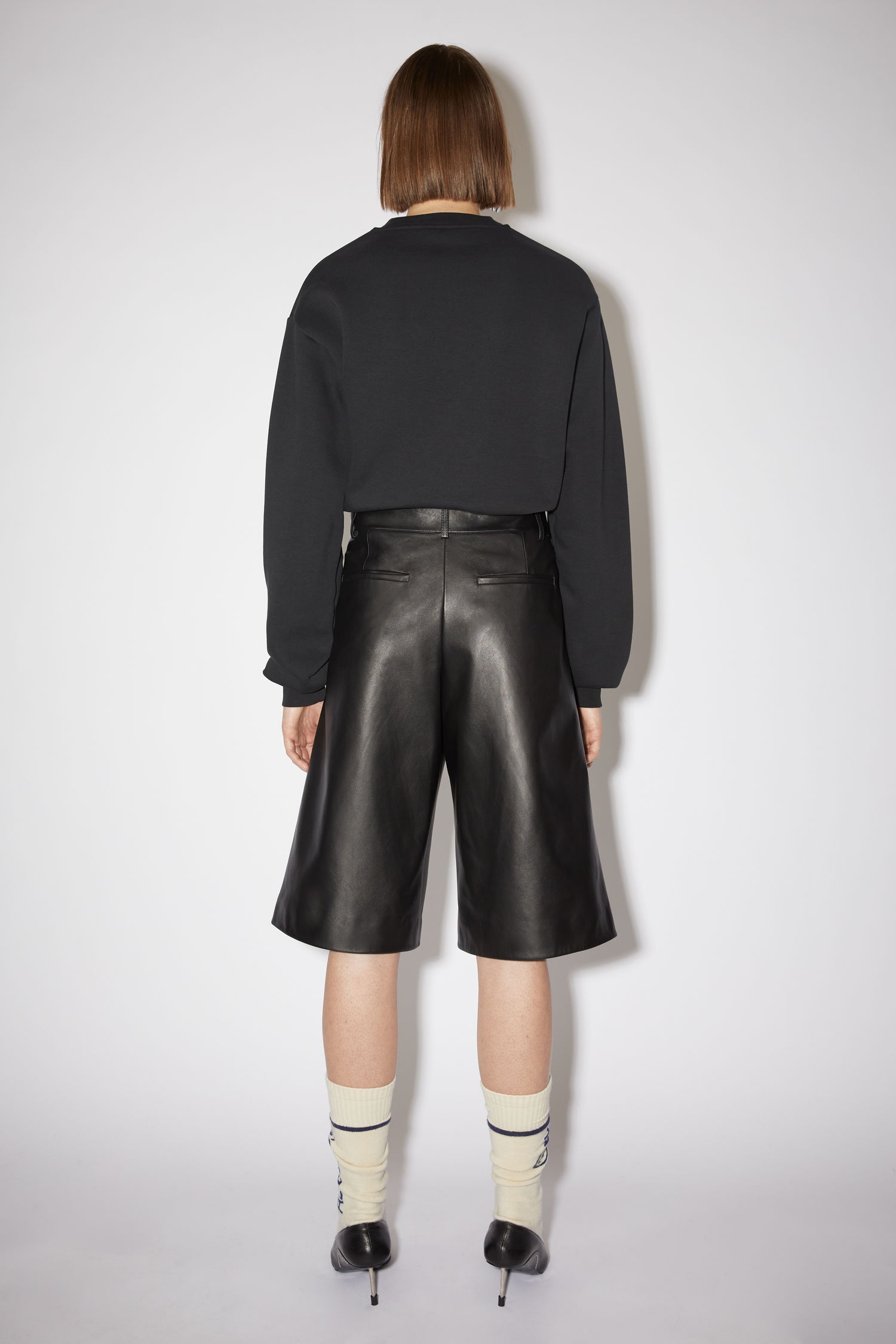 Lined leather shorts - Black - 3