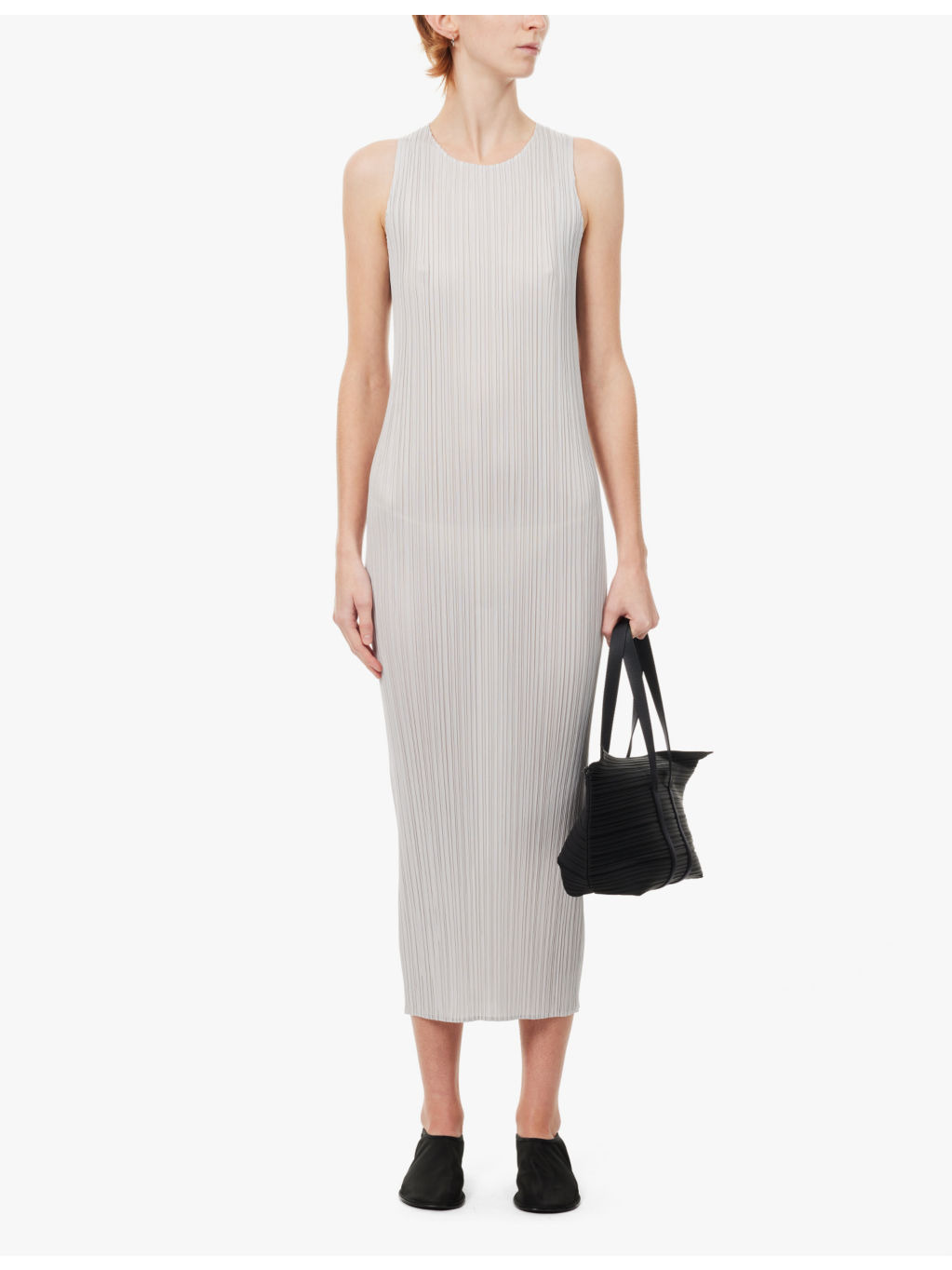 Pleated round-neck knitted midi dress - 2