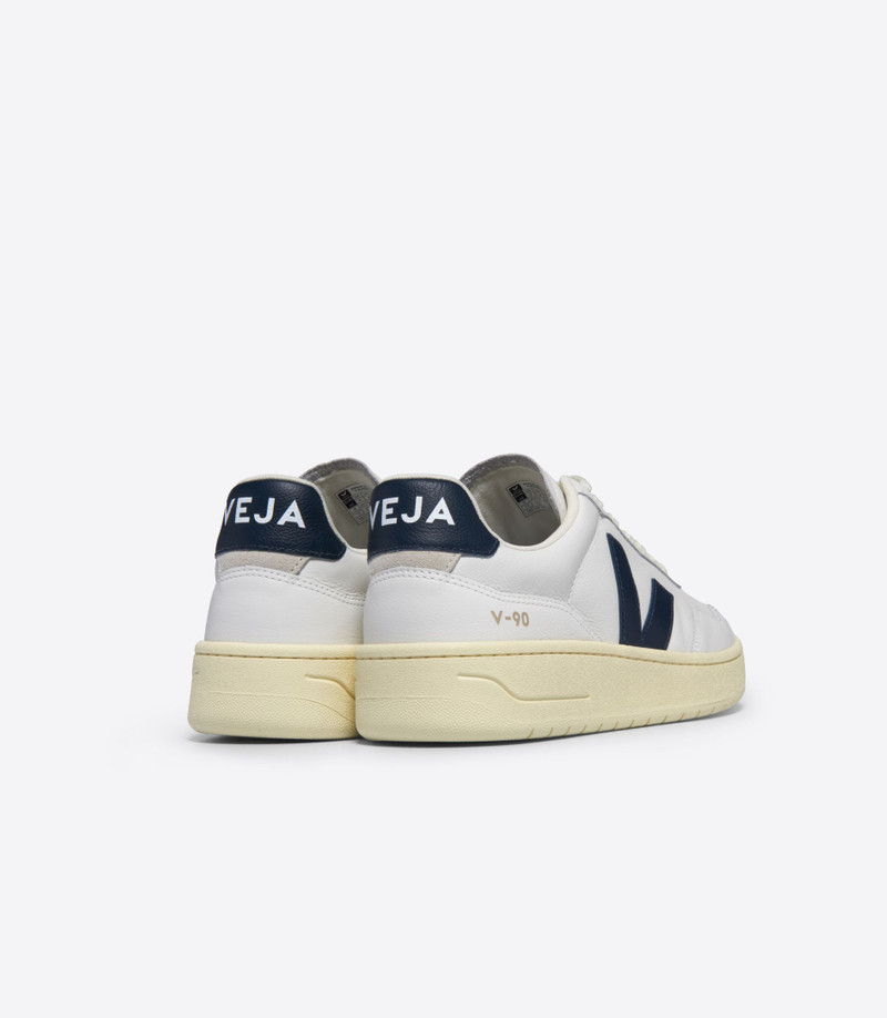 VEJA V-90 LEATHER WHITE NAUTICO outlook