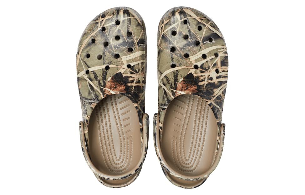 (WMNS) Crocs Classic Realtree V2 Clogs 'Camo' 12132 - 4