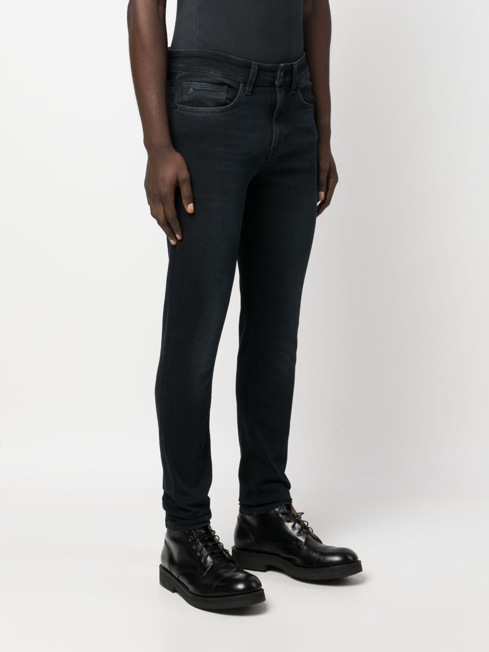 mid-rise tapered-leg jeans - 3