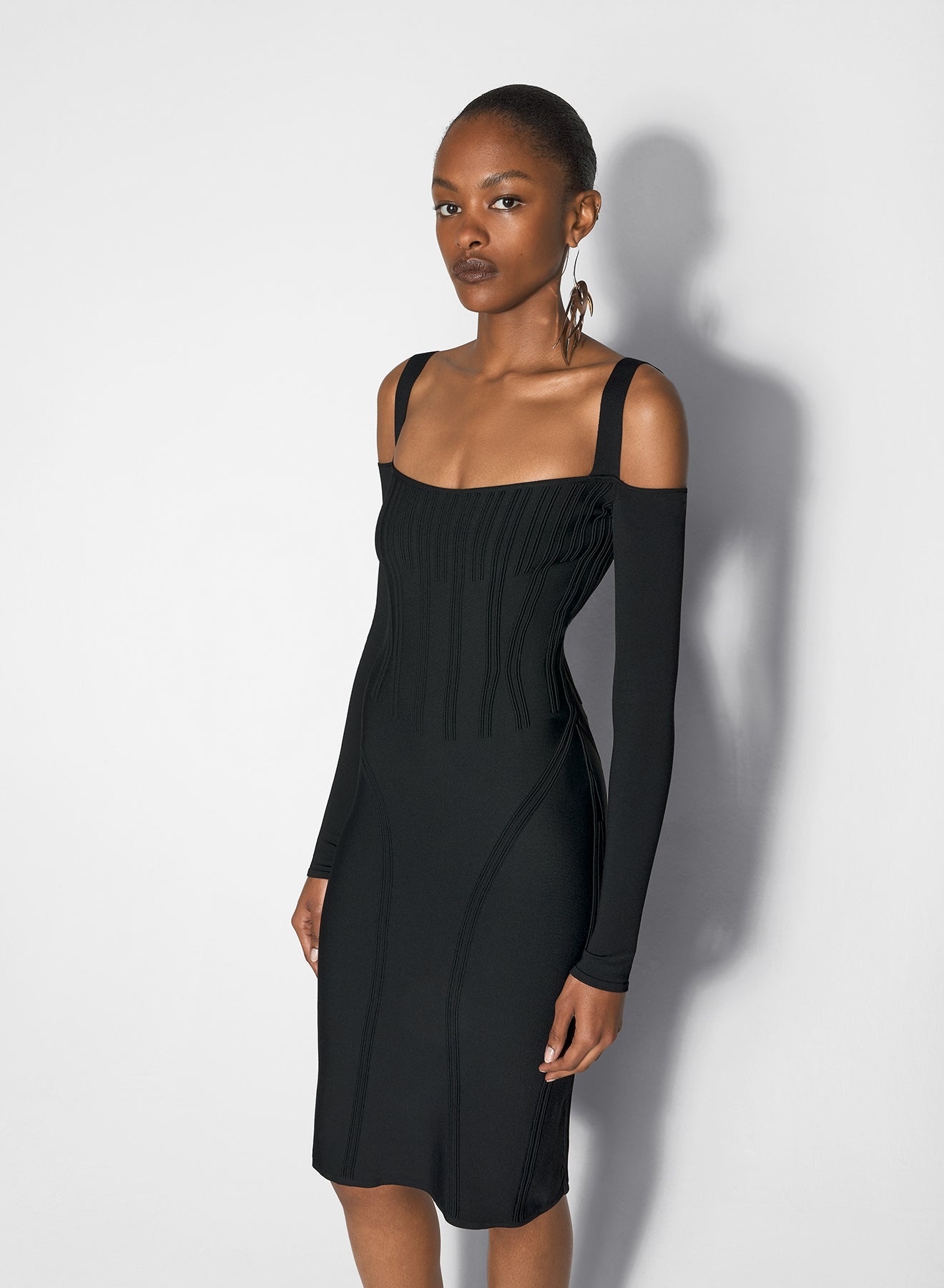 black boning detail knit dress - 2