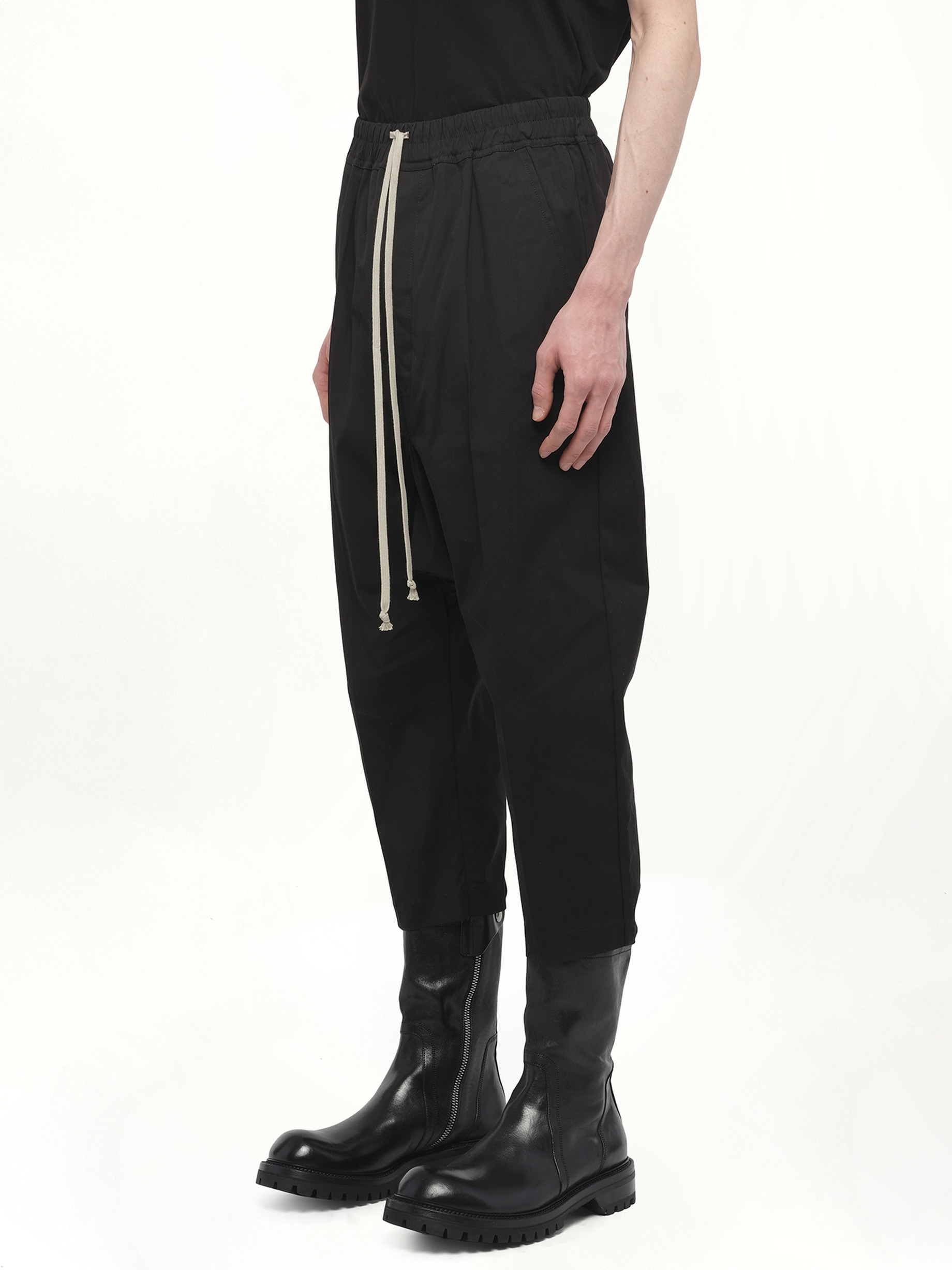 Drawstring Cropped Pants in Black - 5