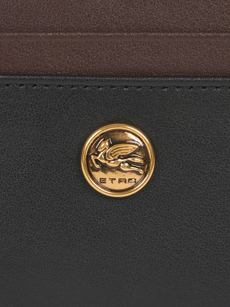 two-tone cardholder 3