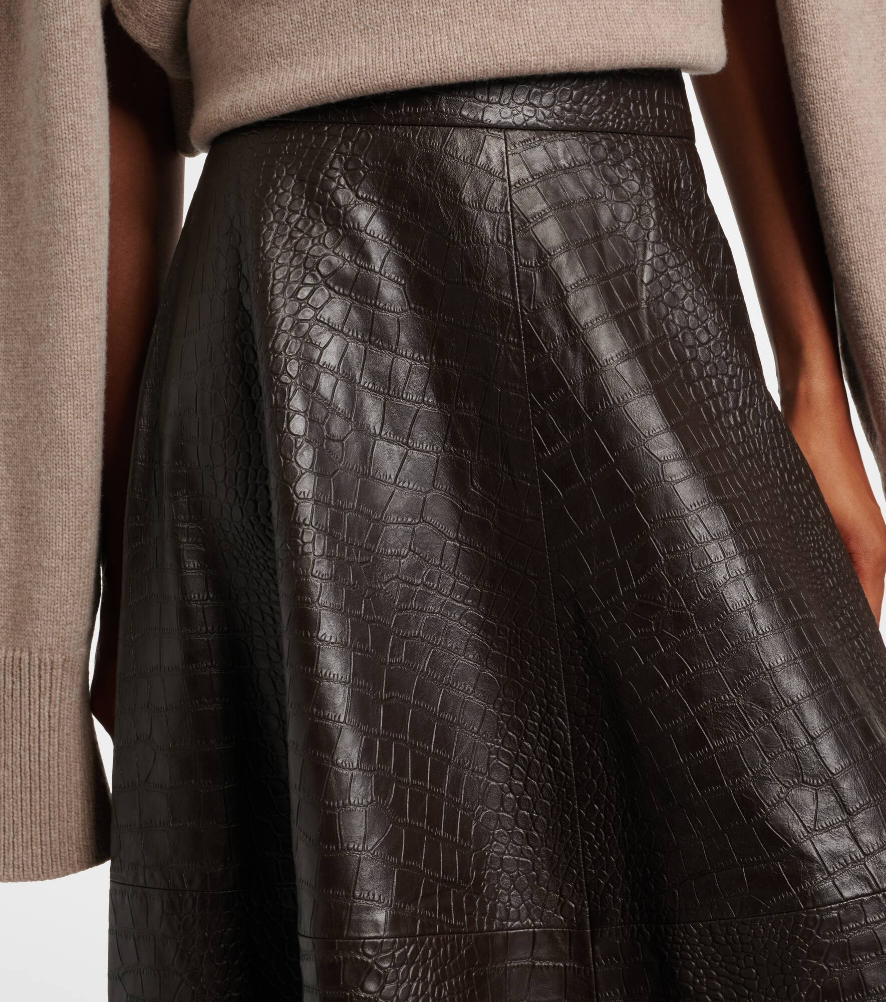 Crocodile-effect leather midi skirt - 4
