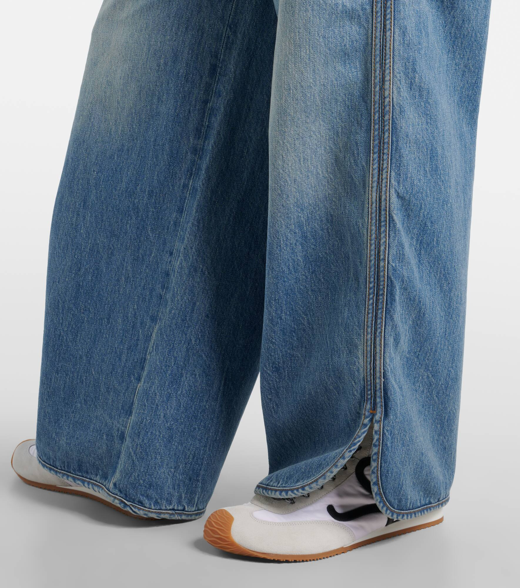 Mid-rise wide-leg jeans - 5