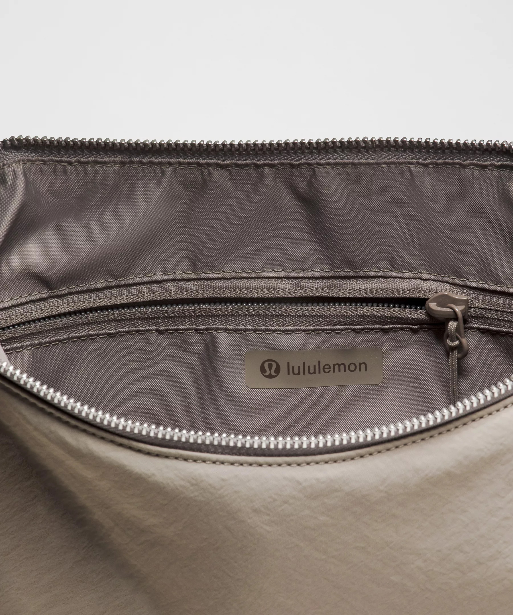 Convertible Ruched Crossbody Bag 6.5L - 4