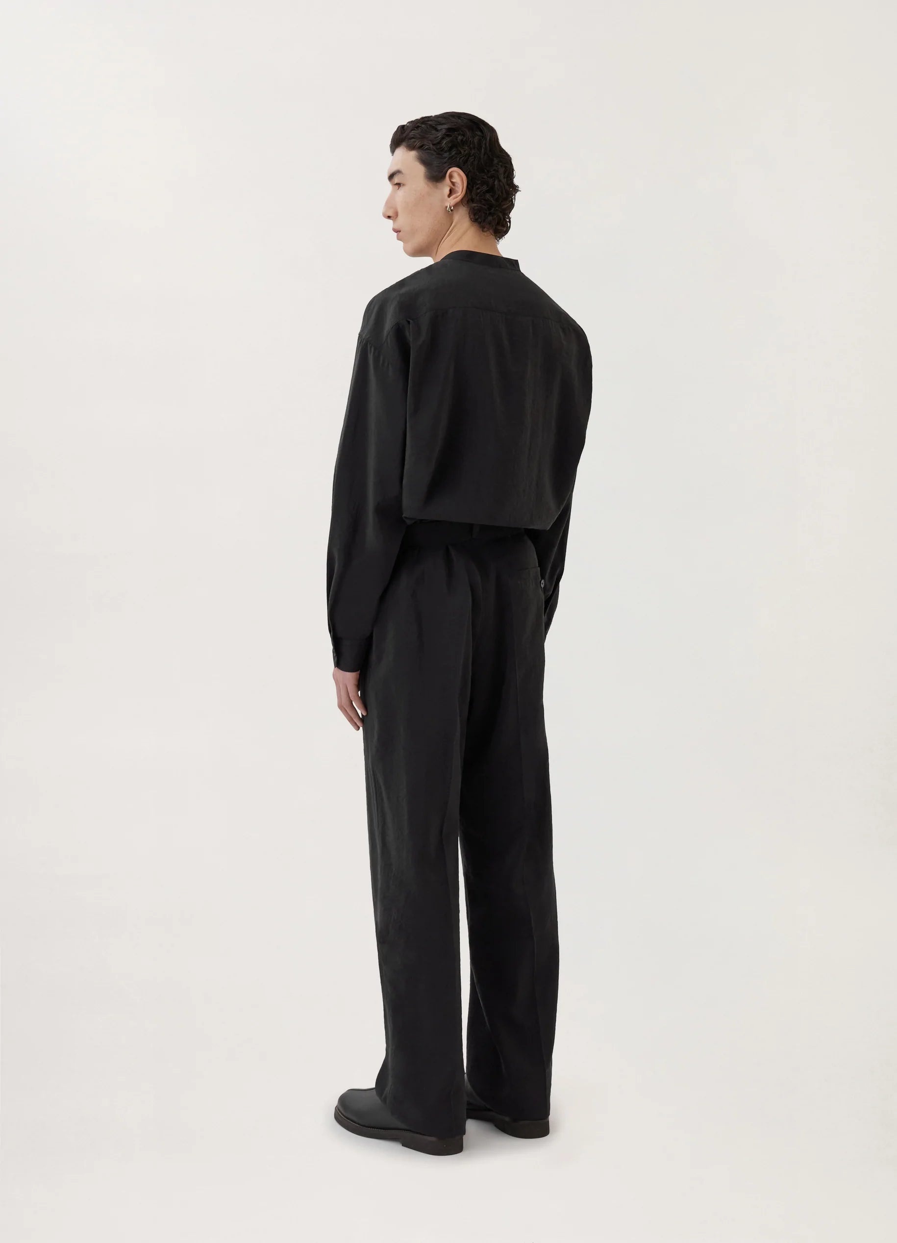 LOOSE PLEATED PANTS
DRY SILK - 3