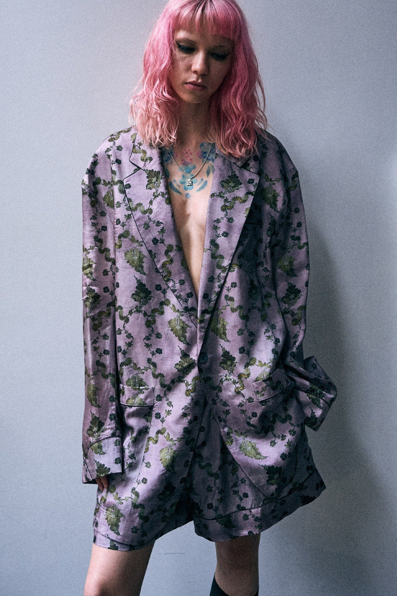Elongated Ragged Blazer With Piping 1