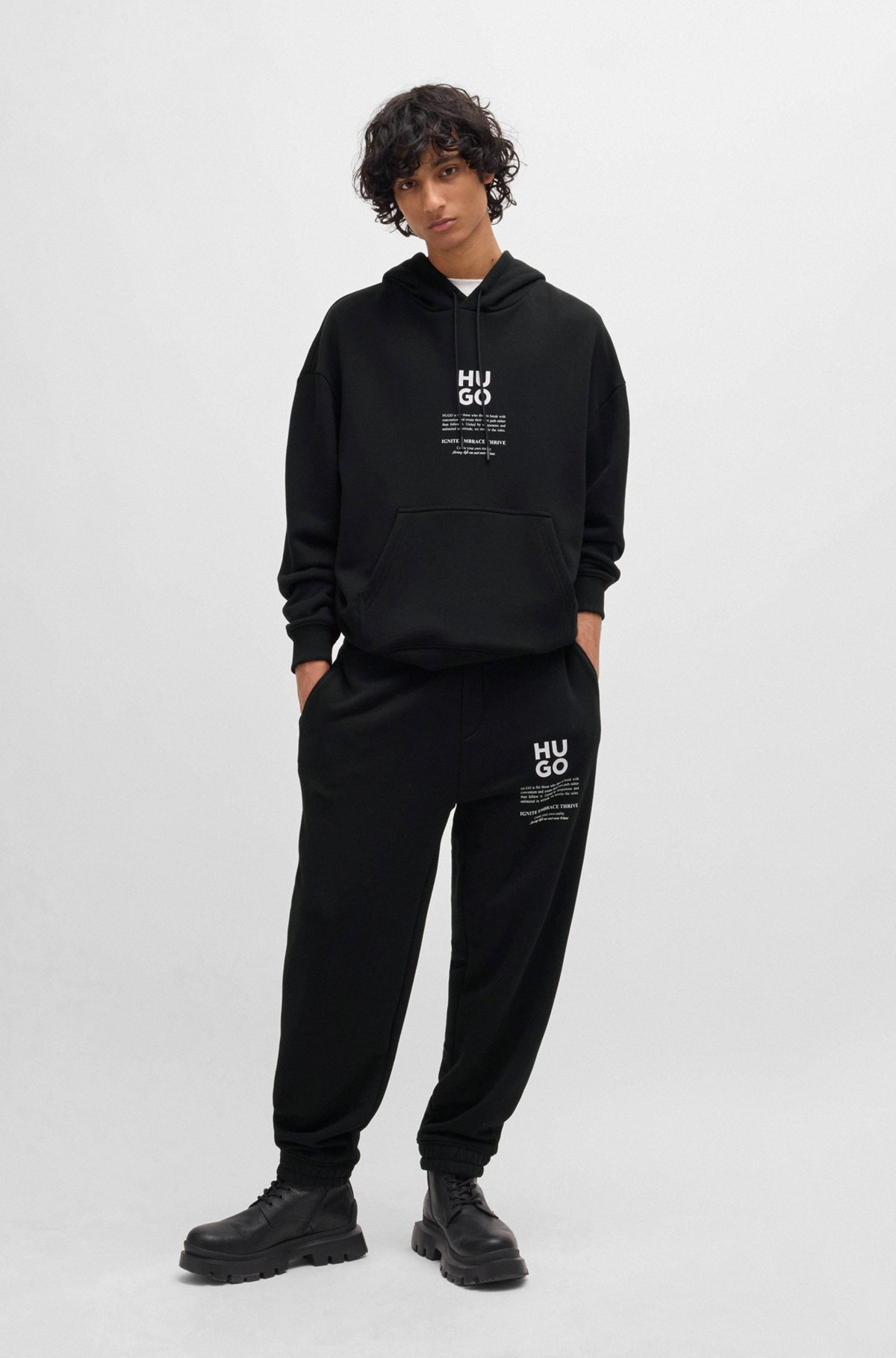 RELAXED-FIT TRACKSUIT BOTTOMS WITH LOGO AND SLOGANS - 4