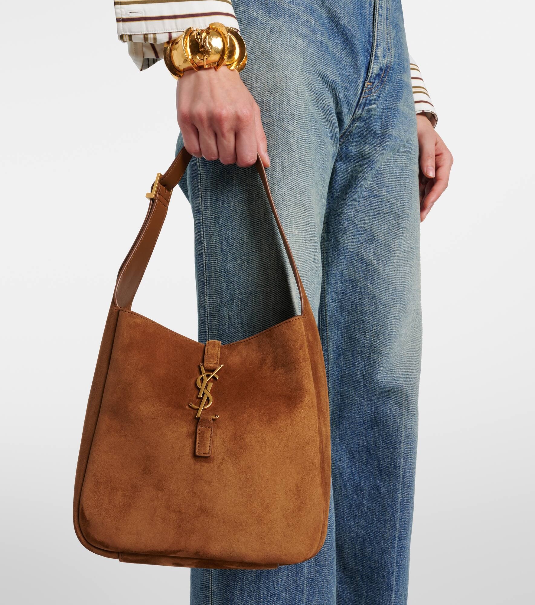 Le 5 à 7 Supple Small suede shoulder bag - 7