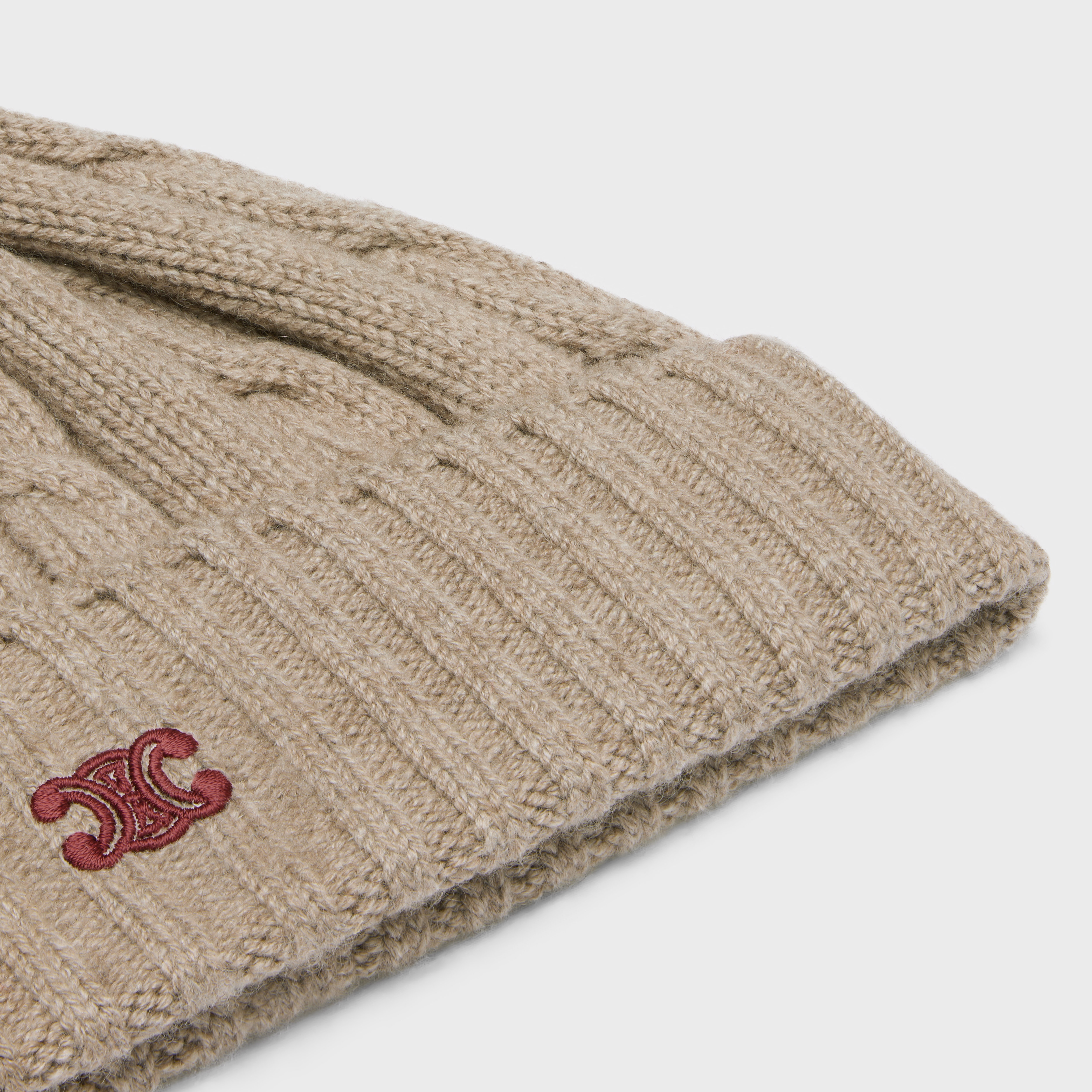 cable-knit triomphe beanie in cashmere - 3