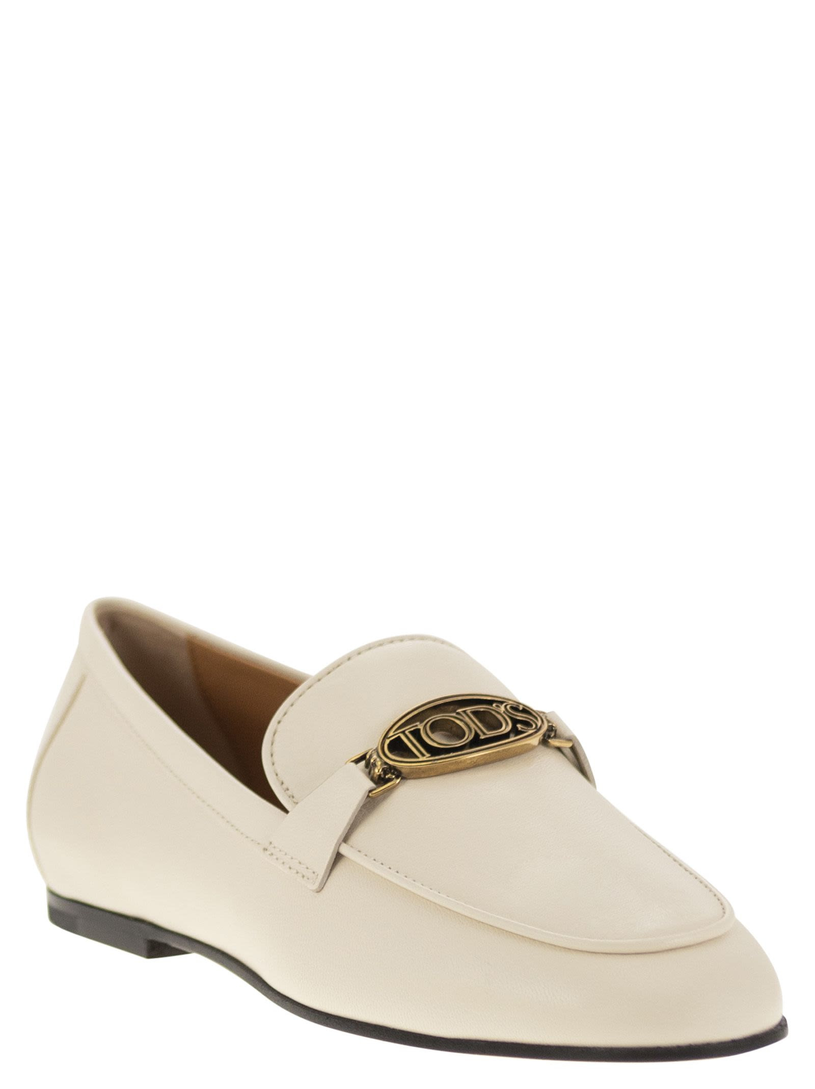 Tod's Women Leather Loafer With Accessory - 2