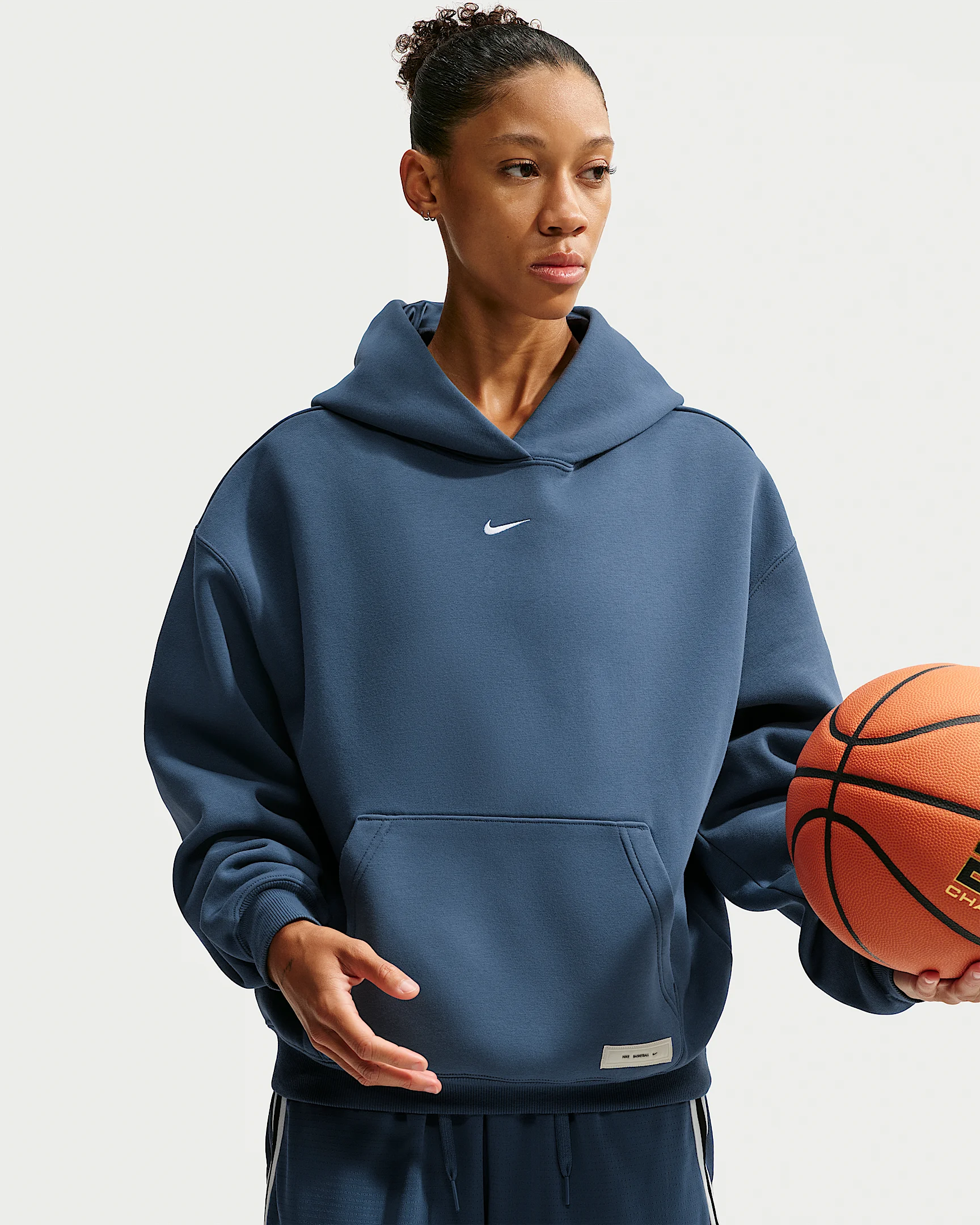 Nike Women's Therma-FIT Basketball Performance Hoodie - 1