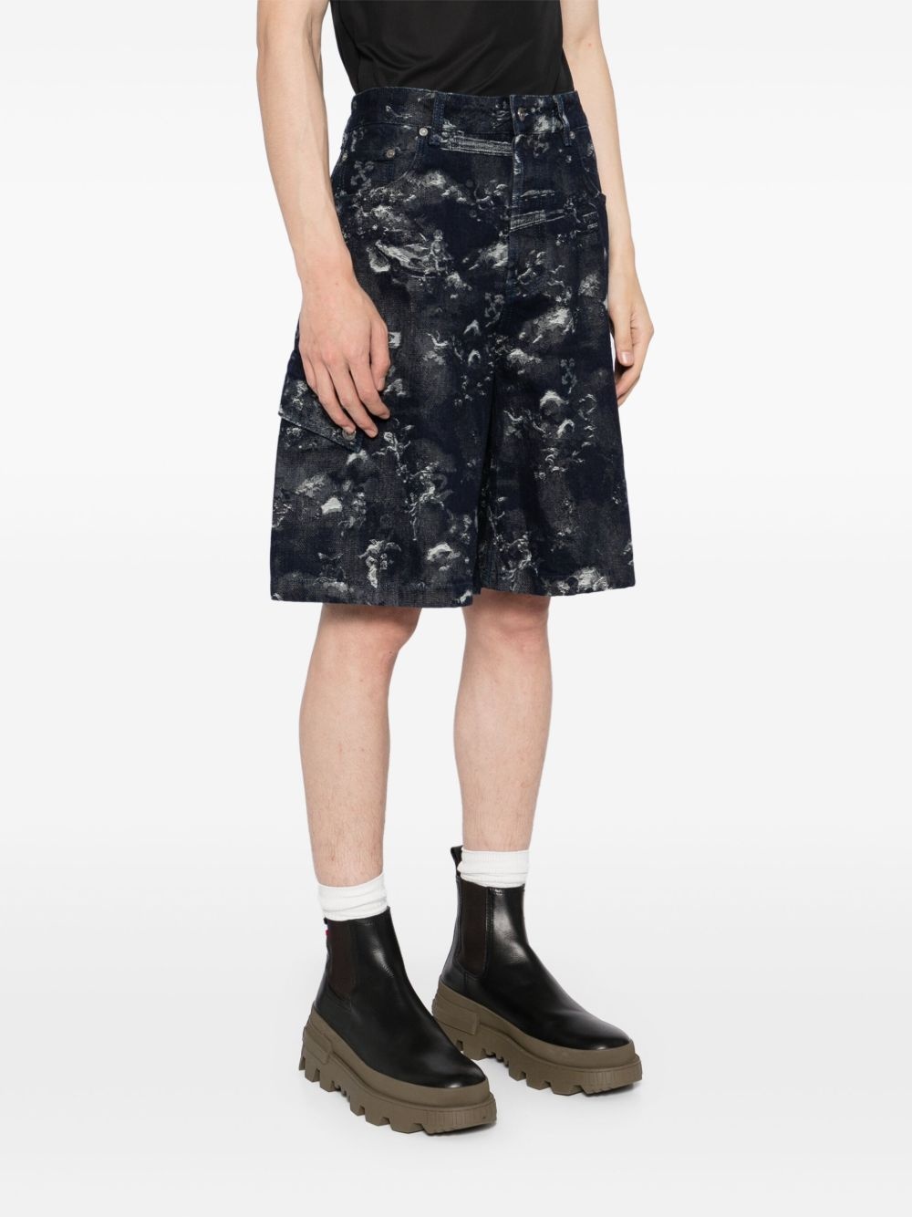 graphic-print shorts - 3