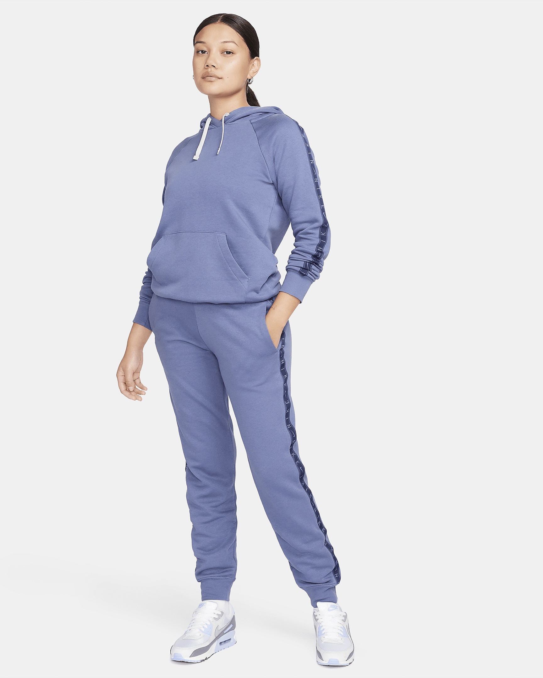 Women's Nike Sportswear Essential Fleece Pants - 7