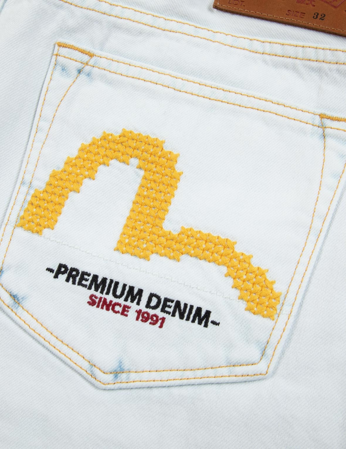 SEAGULL EMBROIDERY BLEACHED DENIM SHORTS - 9