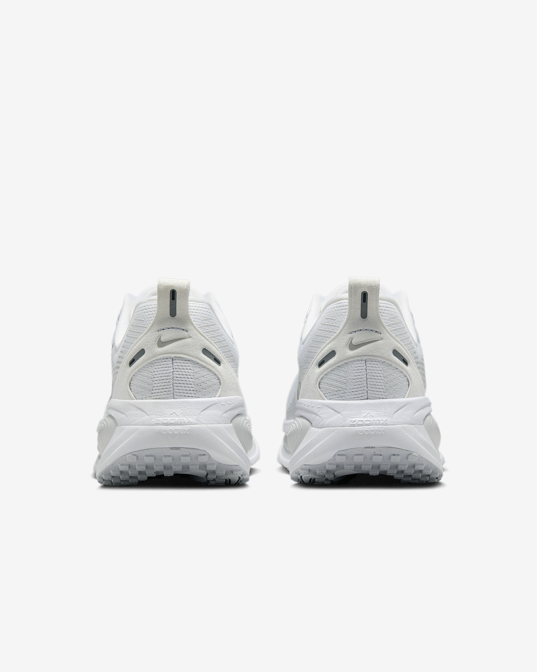 Nike Vomero 18 Women's Road Running Shoes - 6