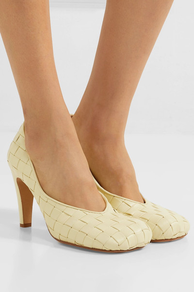 Bottega Veneta Intrecciato leather pumps outlook