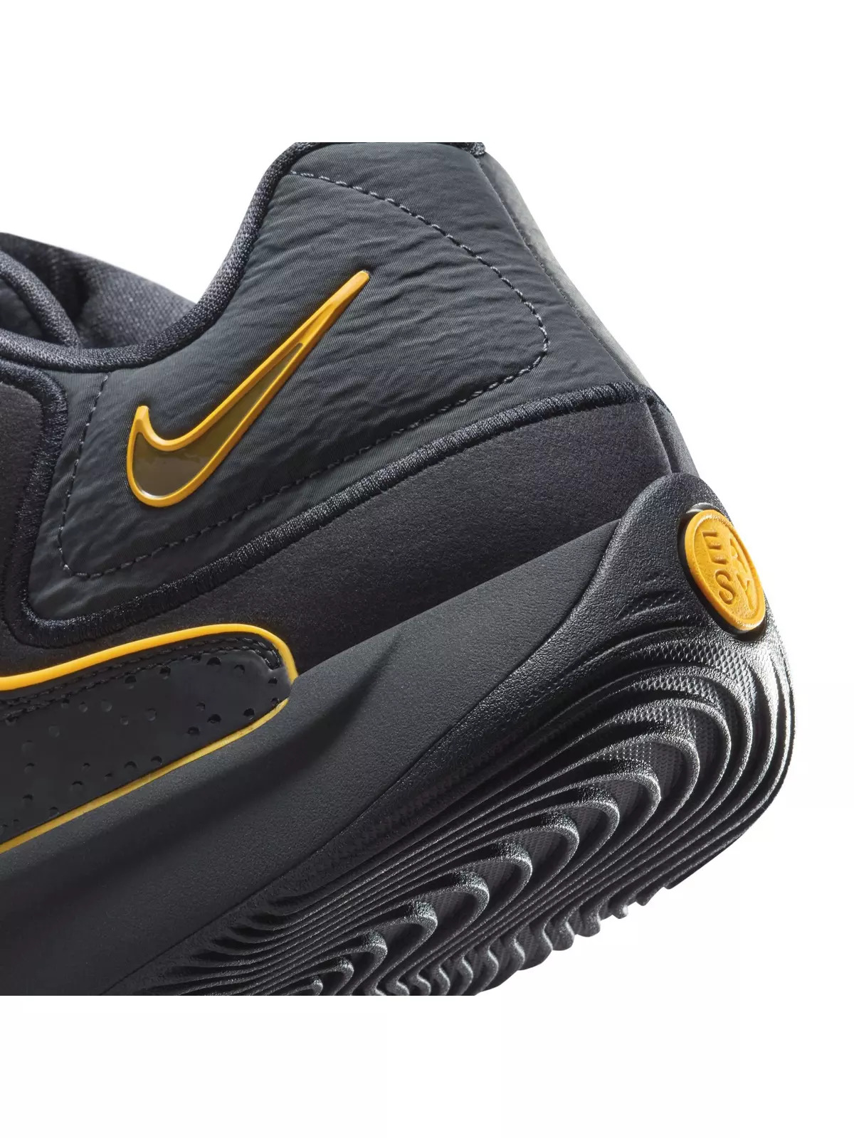 KD18 "New Dawn" Men's Basketball Shoe - 5
