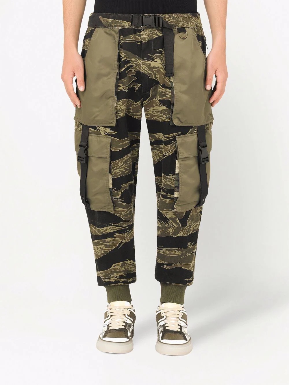 camouflage pattern tapered trousers - 3