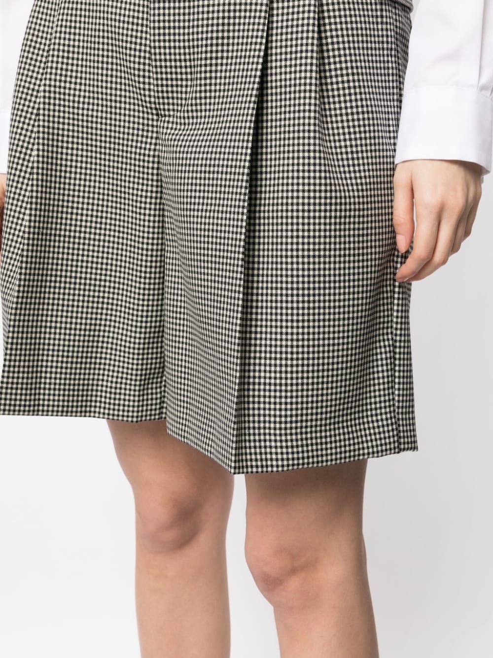 check-print pleated shorts - 7