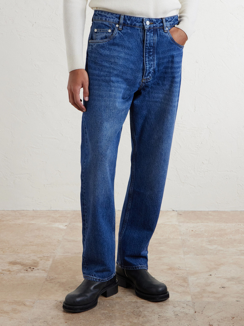 Straight-Leg Jeans 3