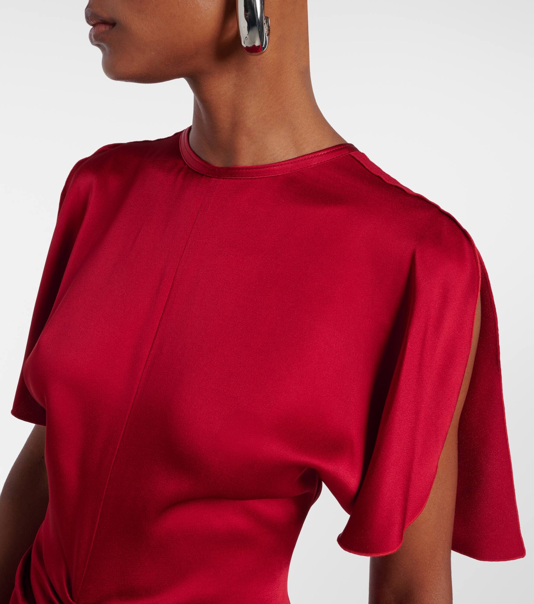 Caped gathered crêpe satin gown - 4