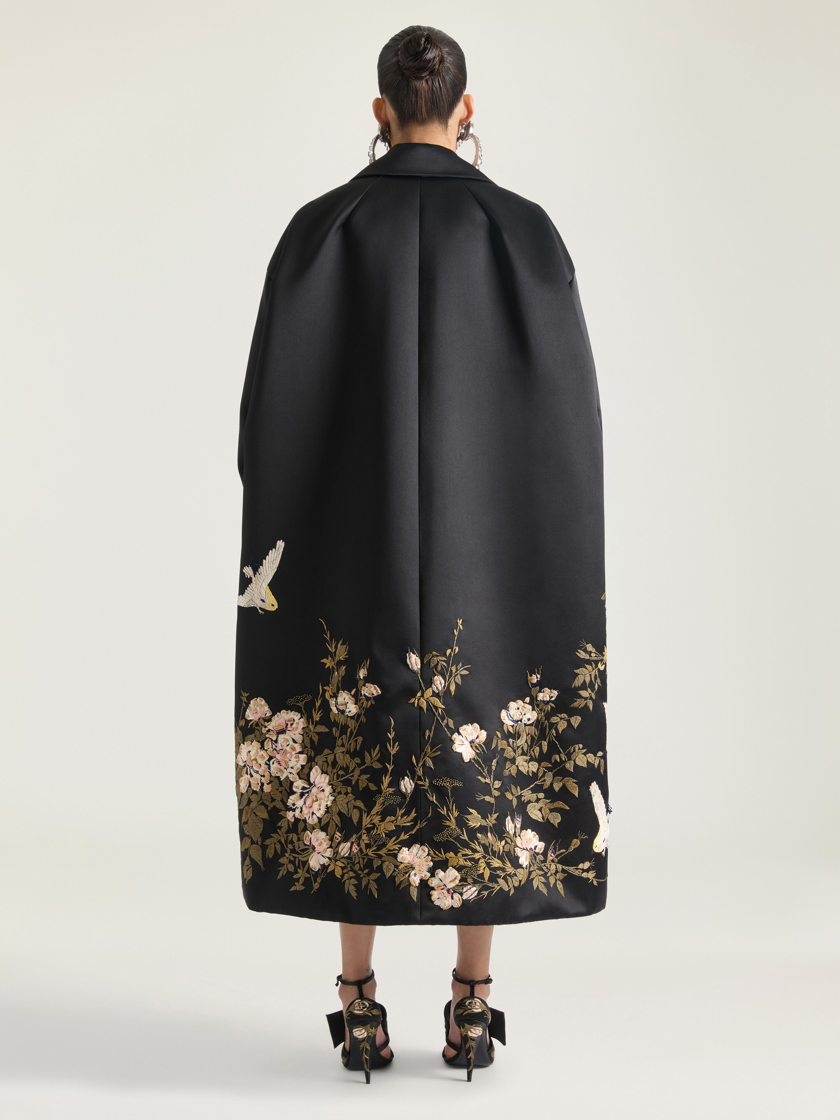 COCOON COAT IN SATIN WITH EMBROIDERIES AND CAPE - 3