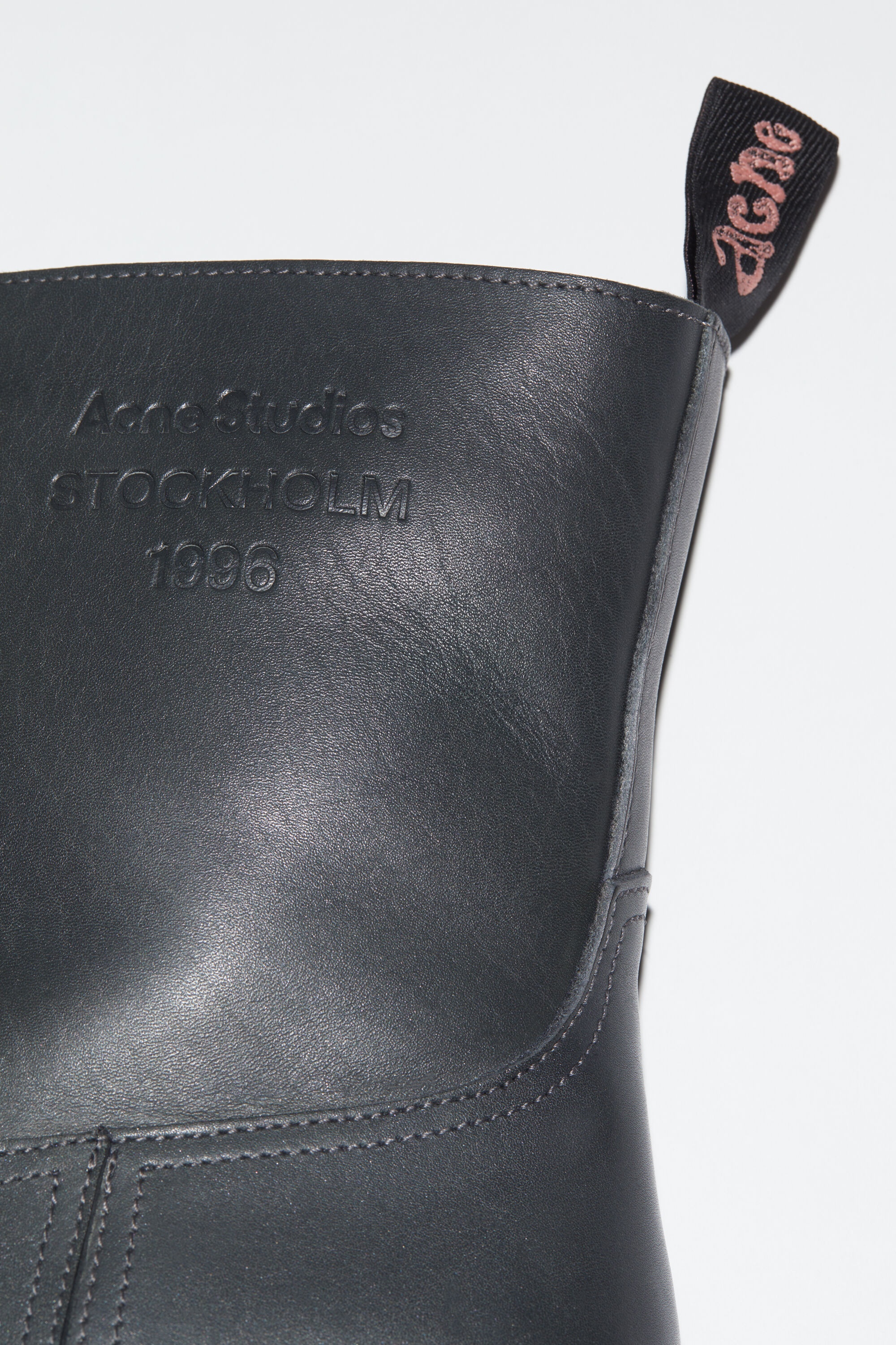 Sprayed leather low boots - Grey - 6