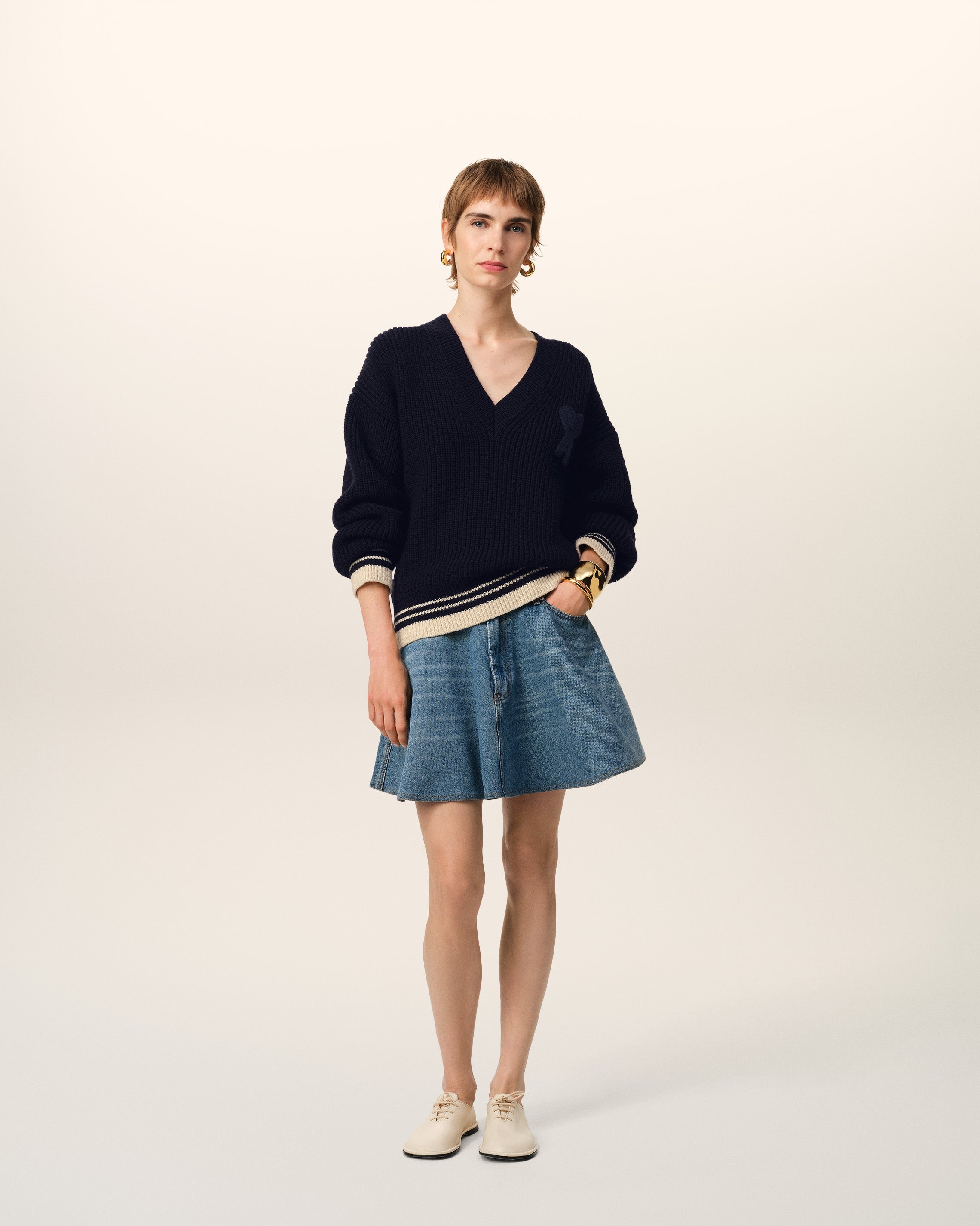 NAVY WOOL RIBBED V NECK SWEATER - 2