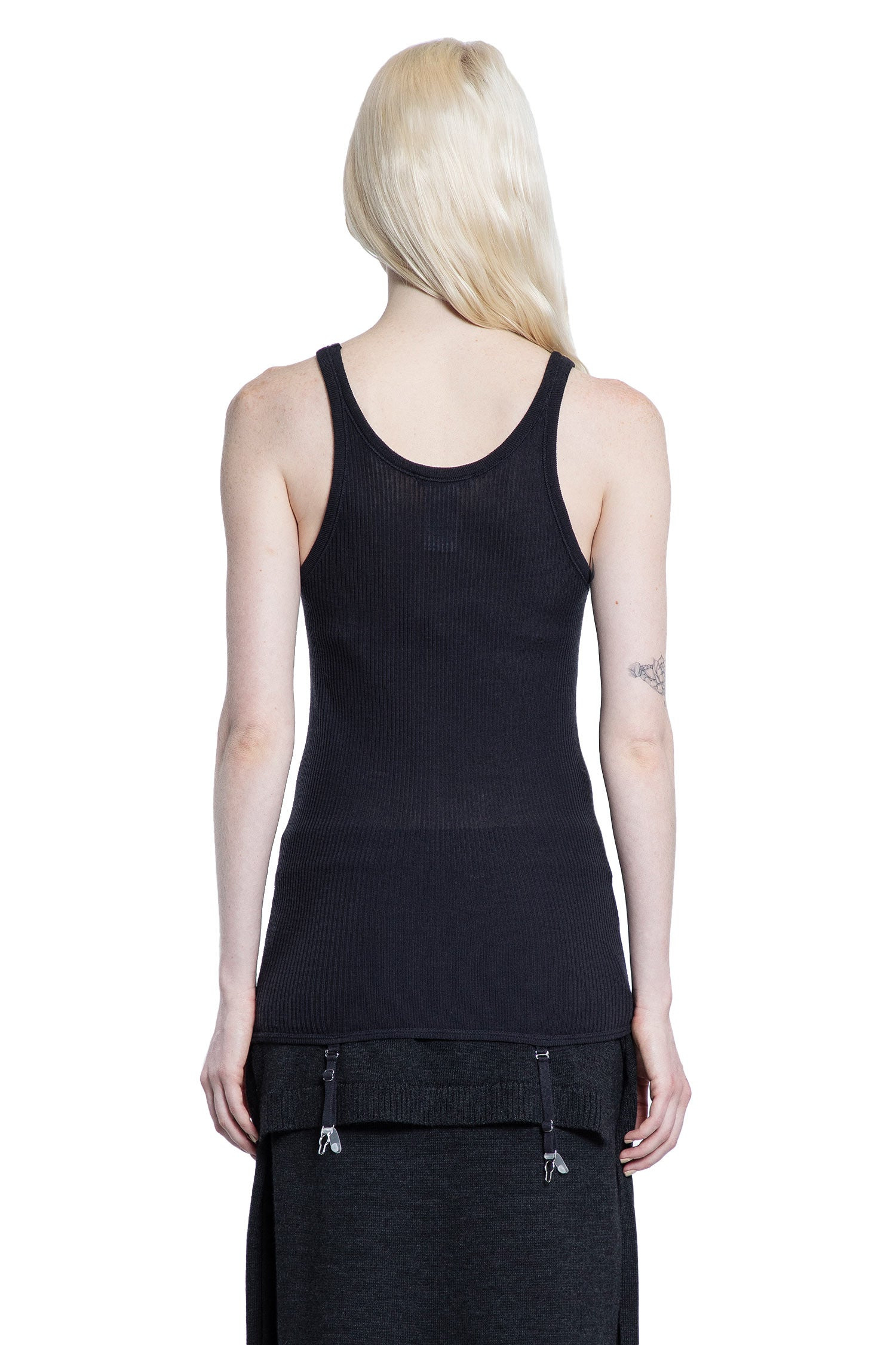 Sleeveless-Tank-Top-With-Suspenders - 3