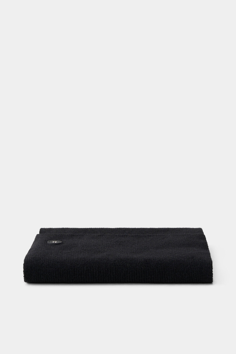 Gabe Scarf in Black 1