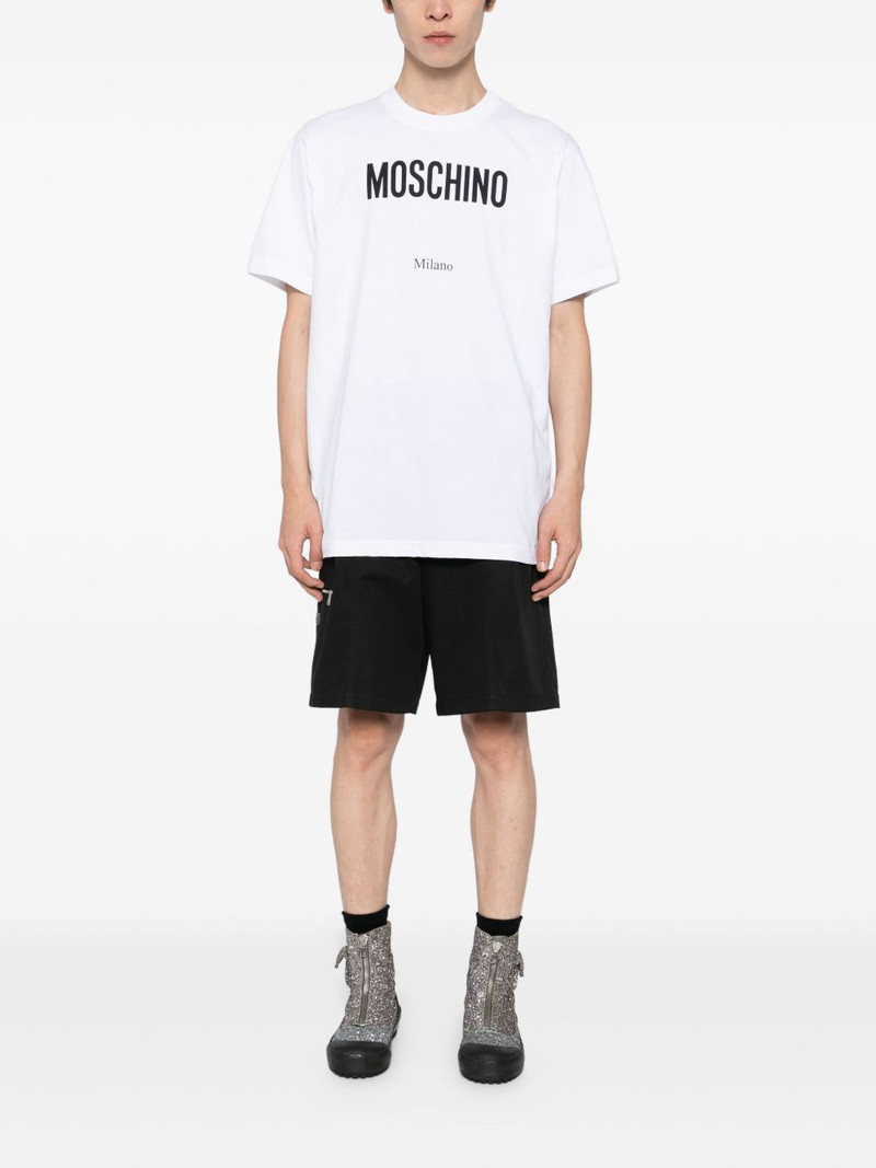 Moschino logo-print T-shirt outlook
