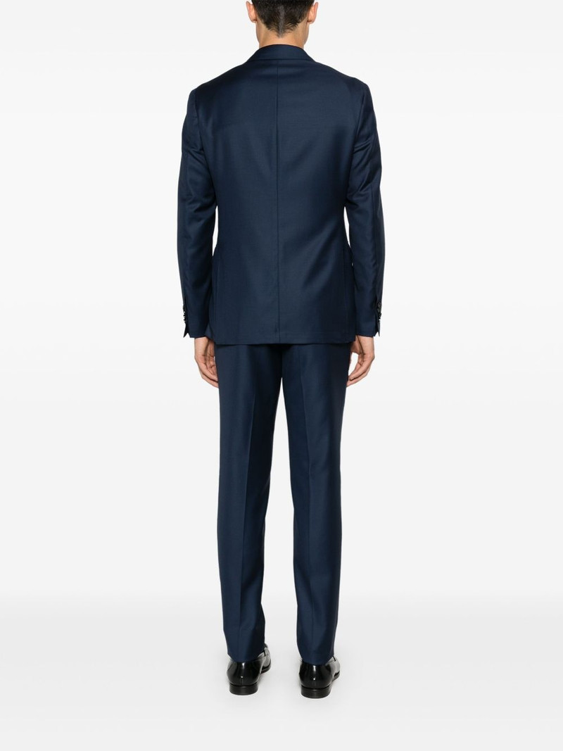 single-breasted suit 4