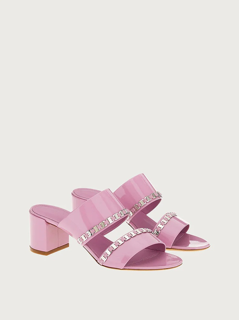 FERRAGAMO VARA CHAIN SANDAL outlook