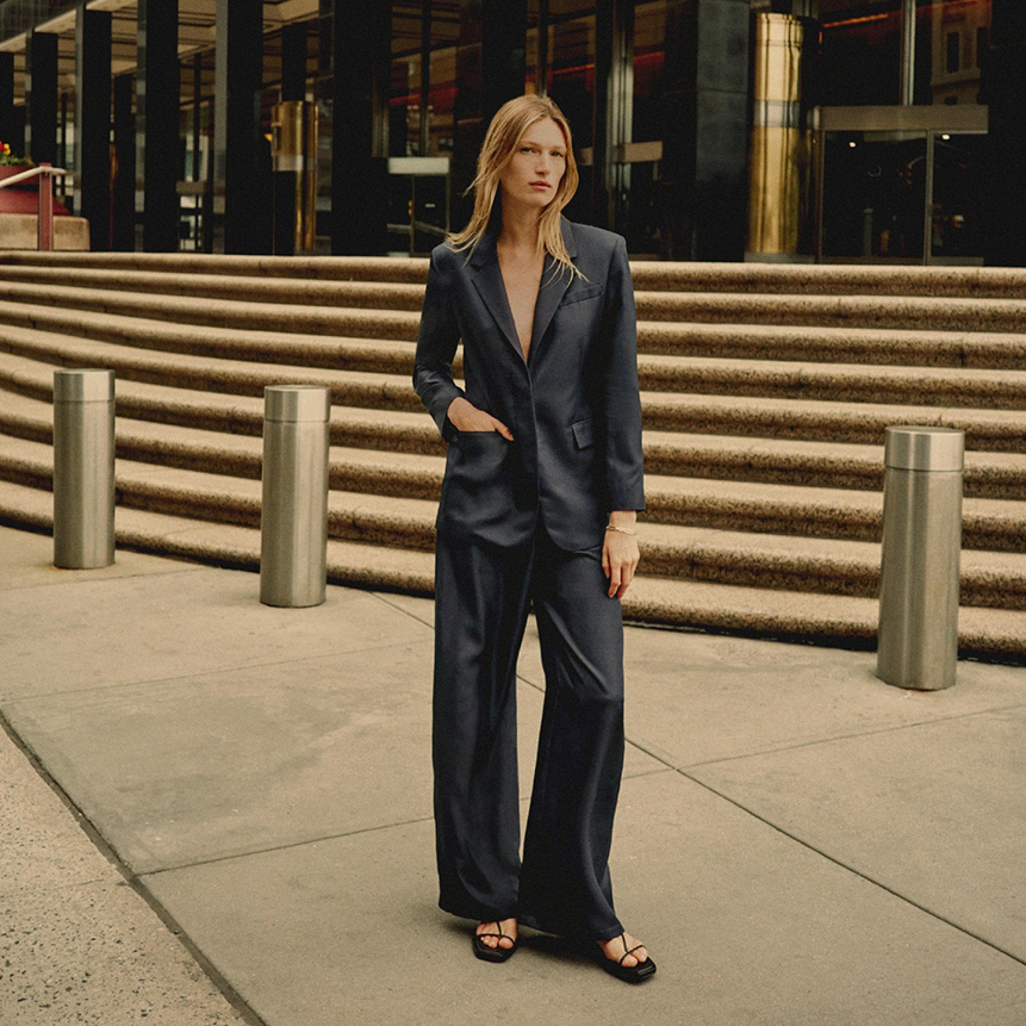 Oversized Cinch Waist Blazer in Mod Silk Twill - 7