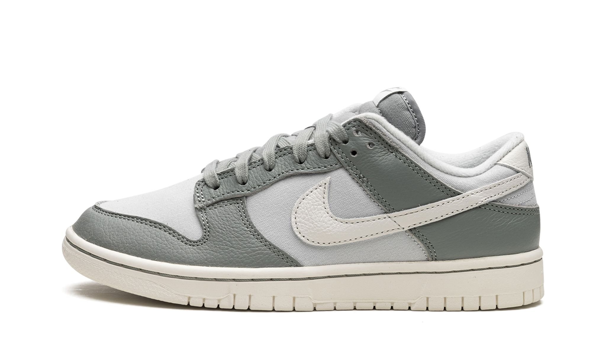 Dunk Low Retro PRM "Mica Green" - 1