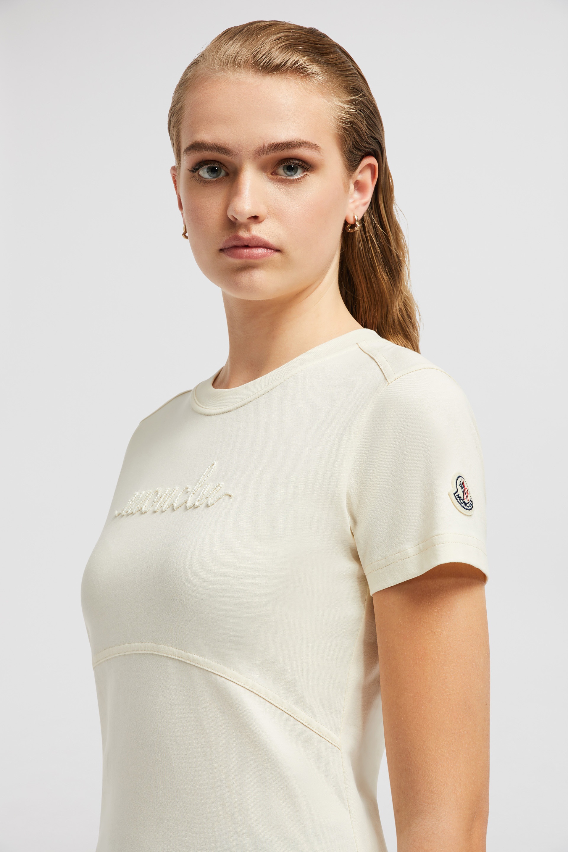 【MONCLER】BEADED LOGO T-SHIRT●K20938C0001989AIJ034 Moncler Beaded Logo T-Shirt | REVERSIBLE
