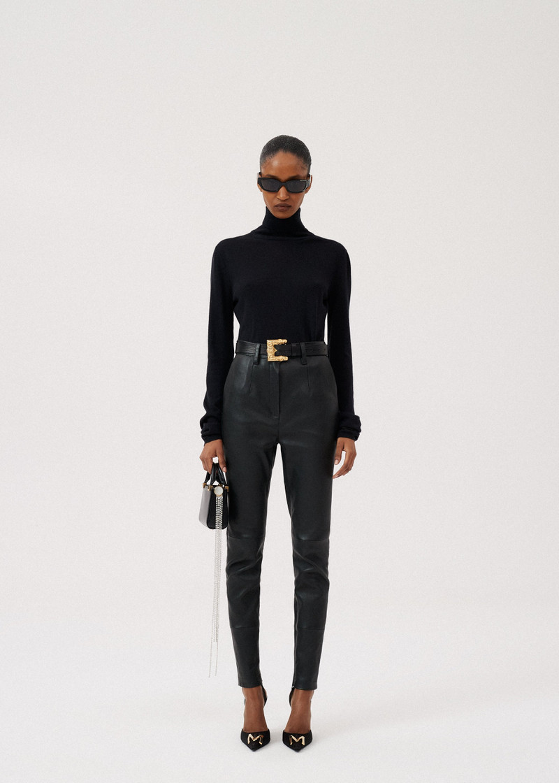 Cashmere turtleneck in black 3