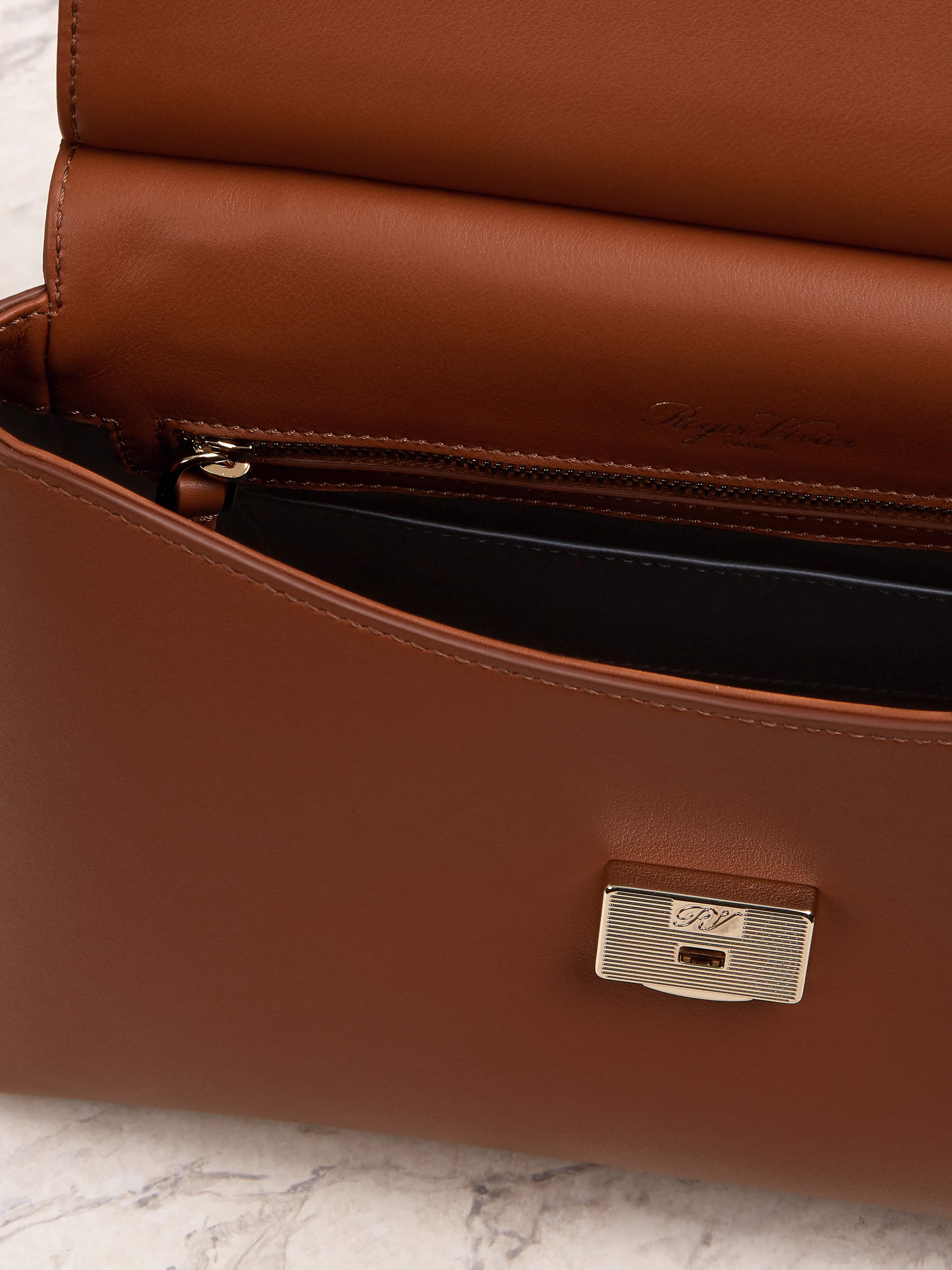 Viv' Cabas Metal Buckle Bag in Leather - 6