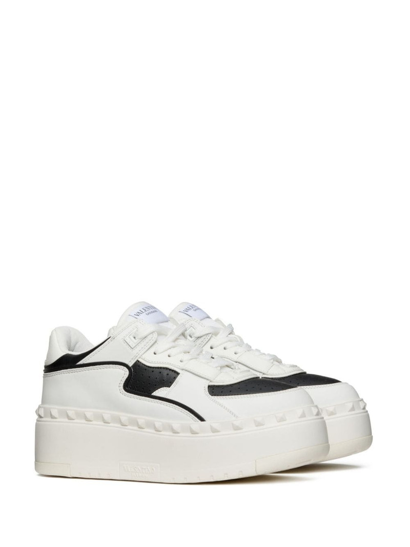 Valentino Freedots XL sneakers outlook
