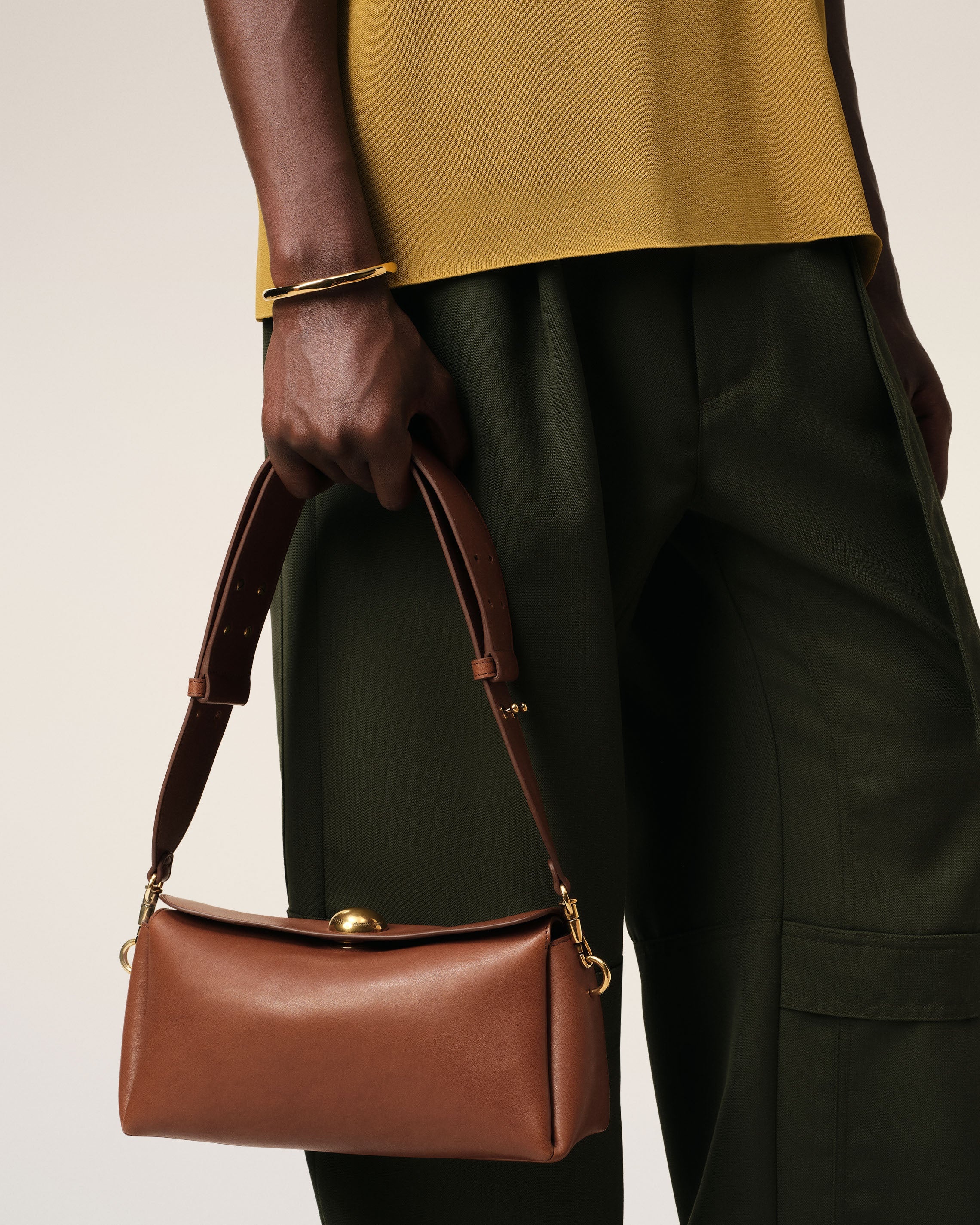 BROWN LEATHER CARROUSEL BAG - 6