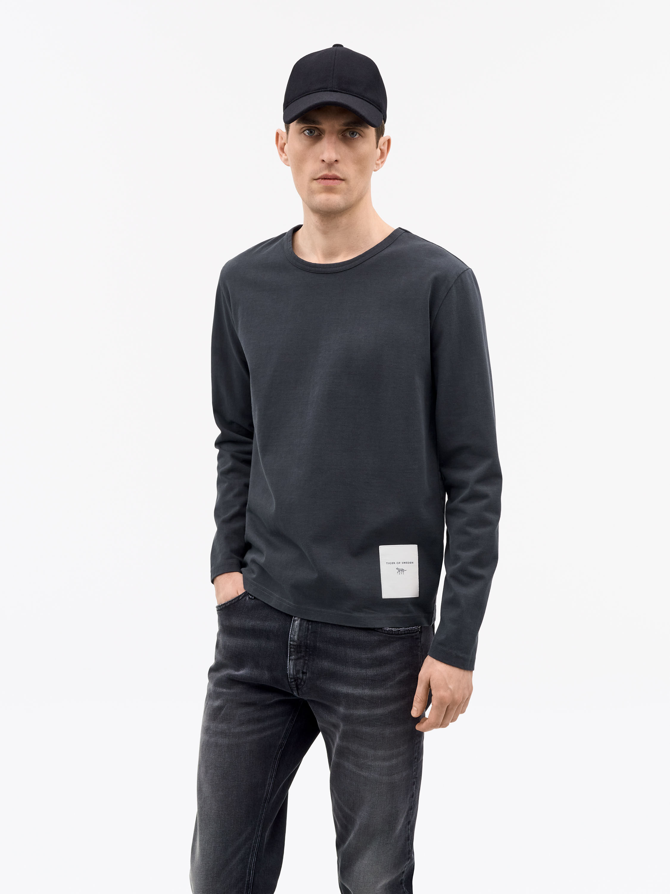Jake Boxy Longsleeved T-shirt - 2
