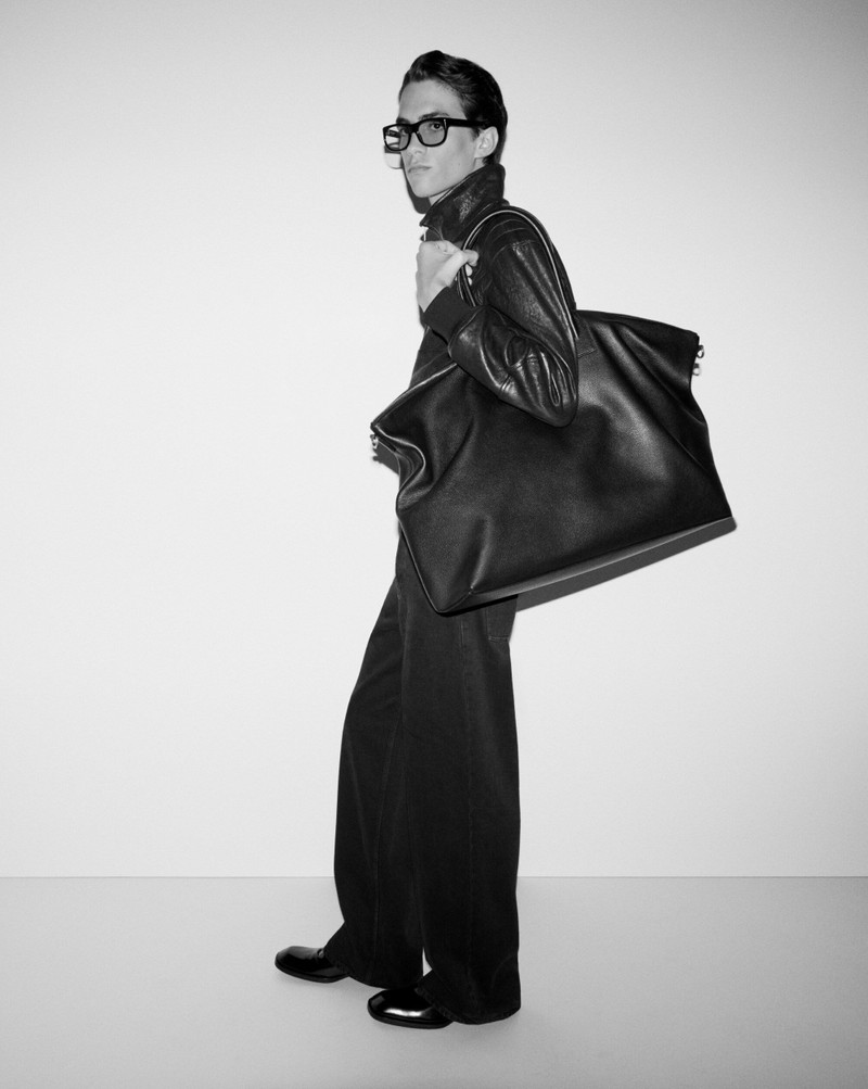 SAINT LAURENT GIANT BOWLING TOTE IN GRAINED LEATHER outlook