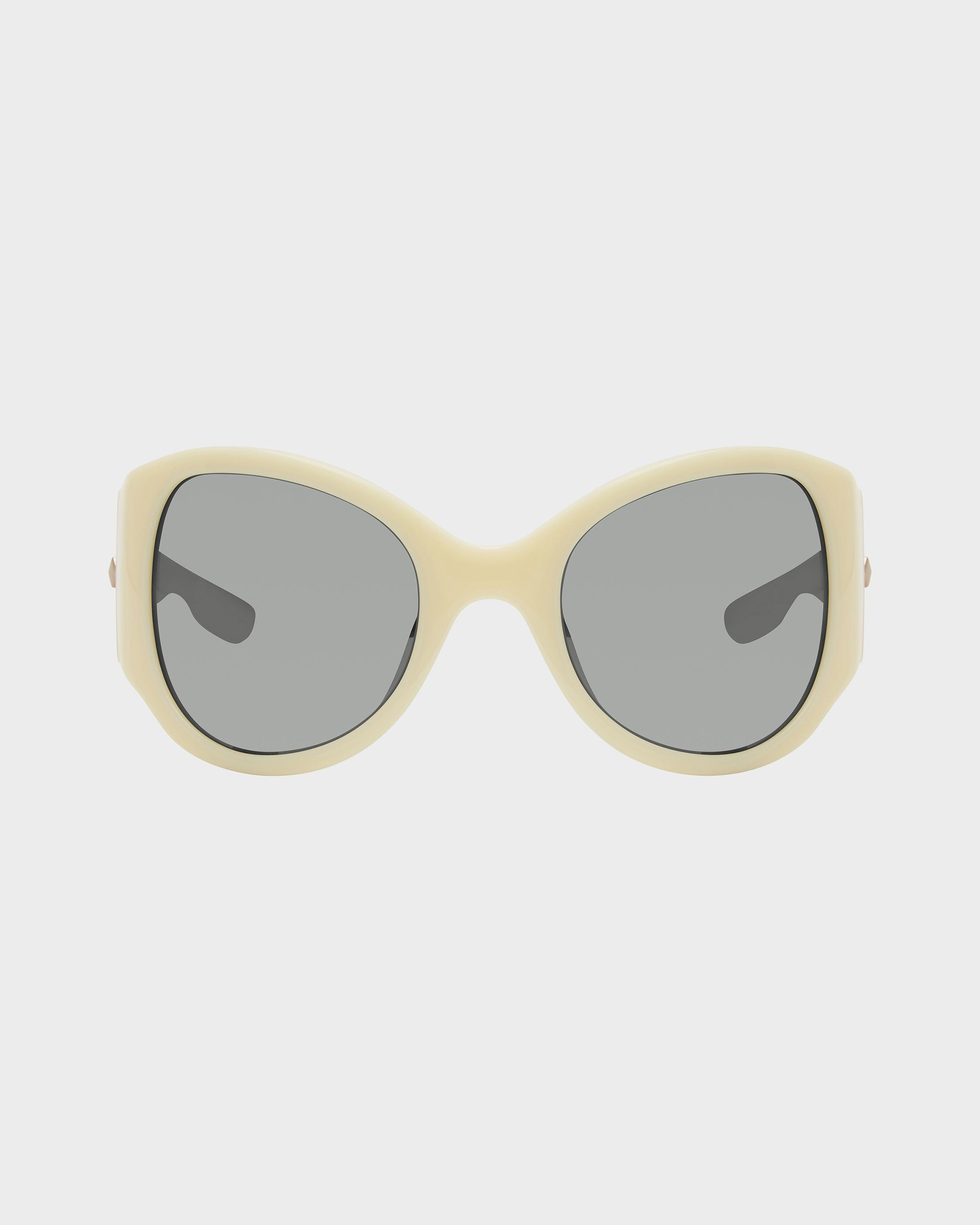 Vesper
Oval Sunglasses - 2