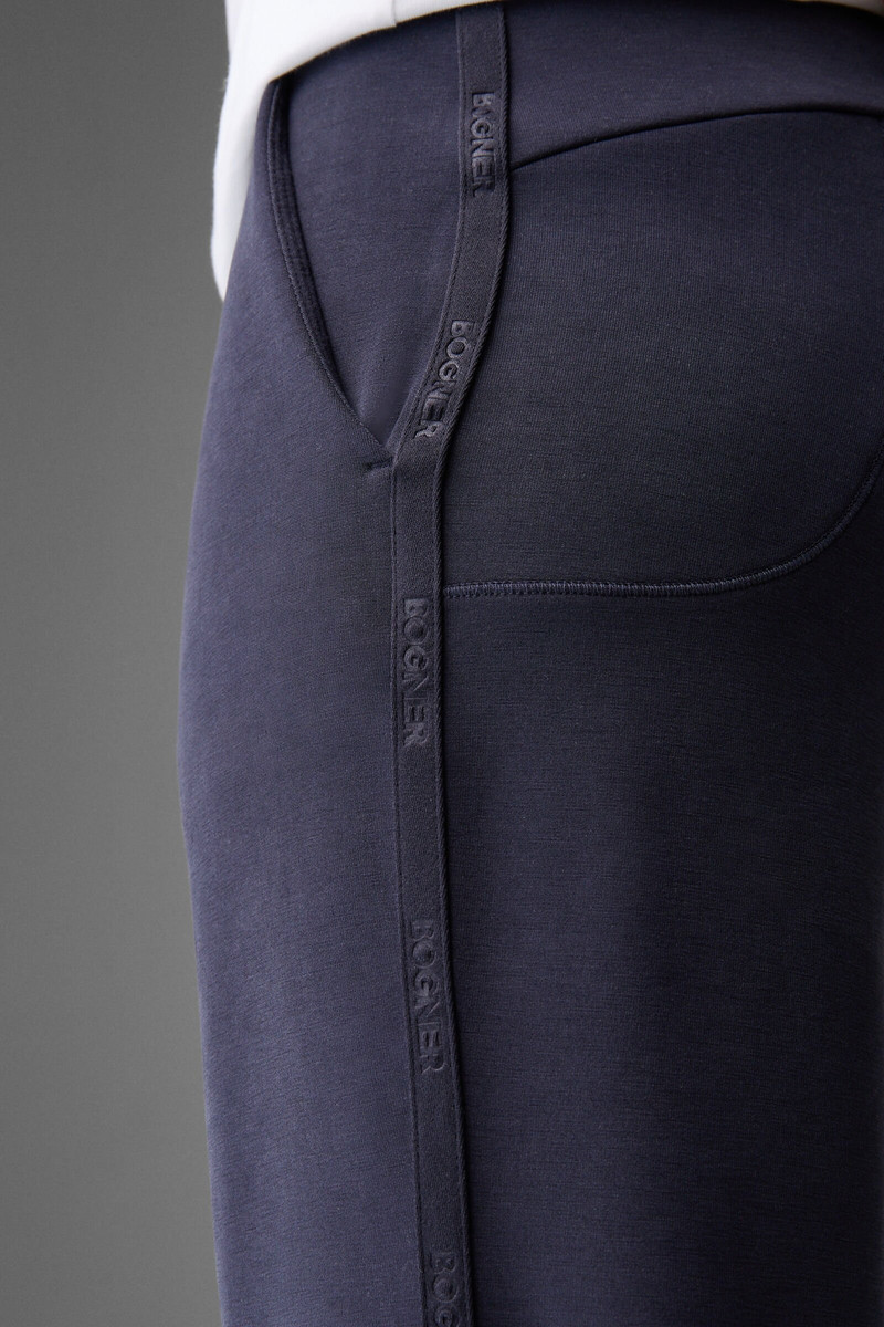 Linna Sweatpants in Navy blue 6