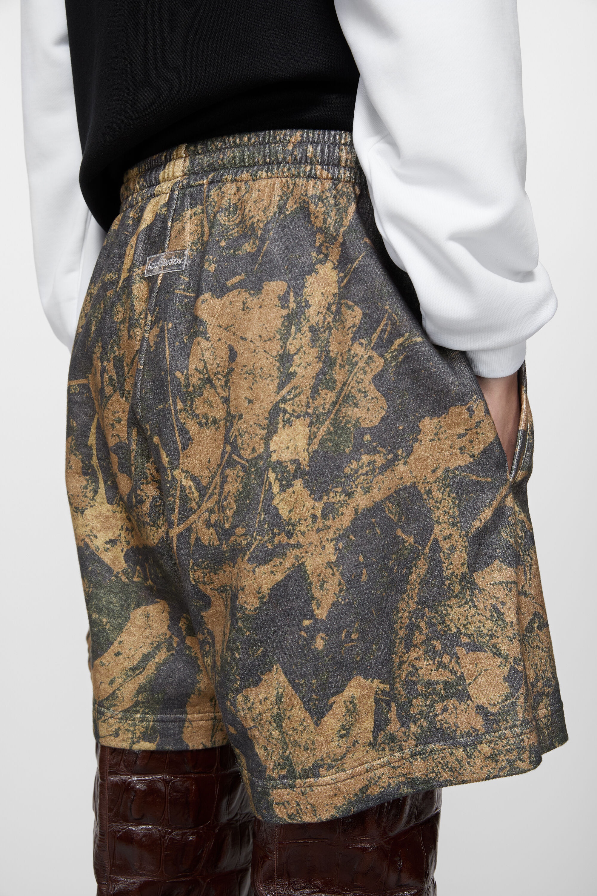 Printed fleece shorts - Mud brown camo - 5