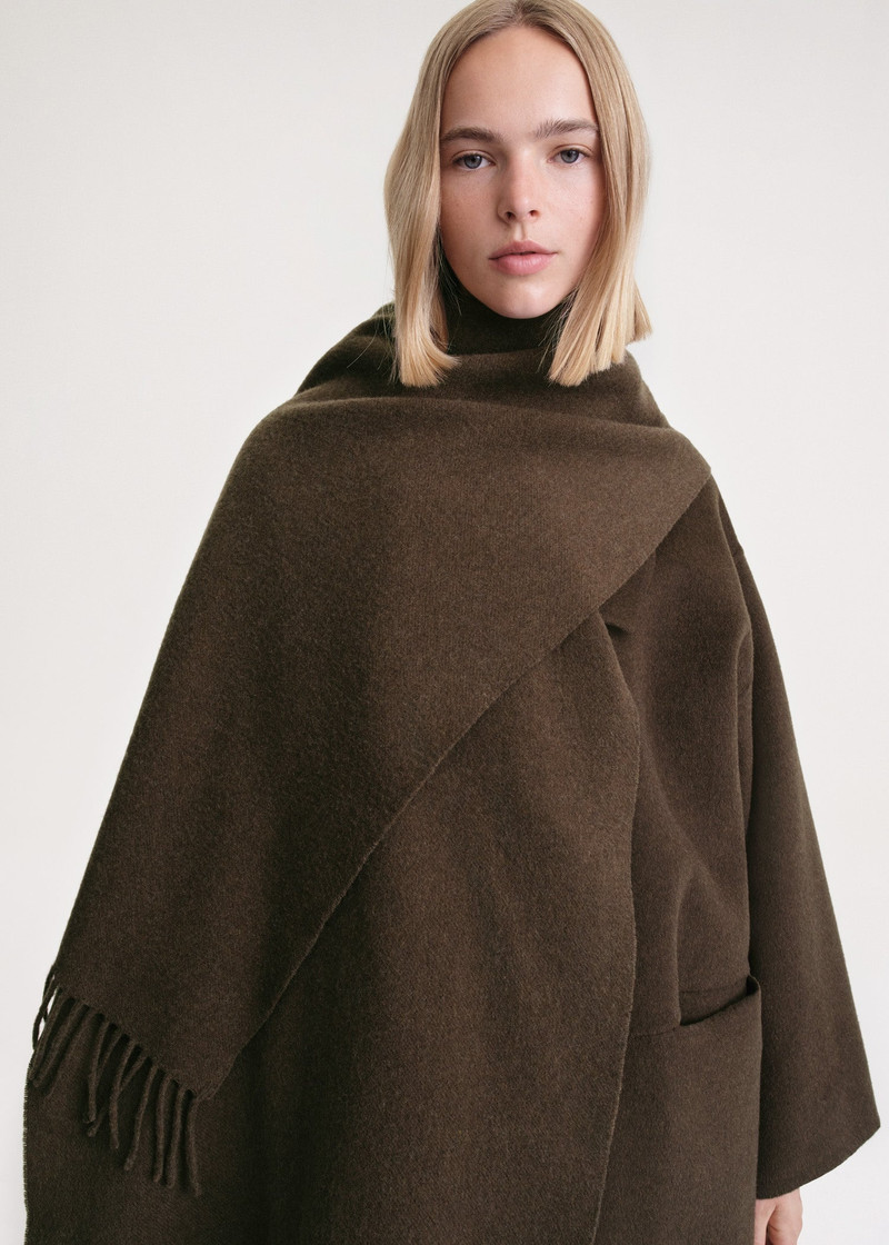 Totême Classic wool scarf washed brown outlook